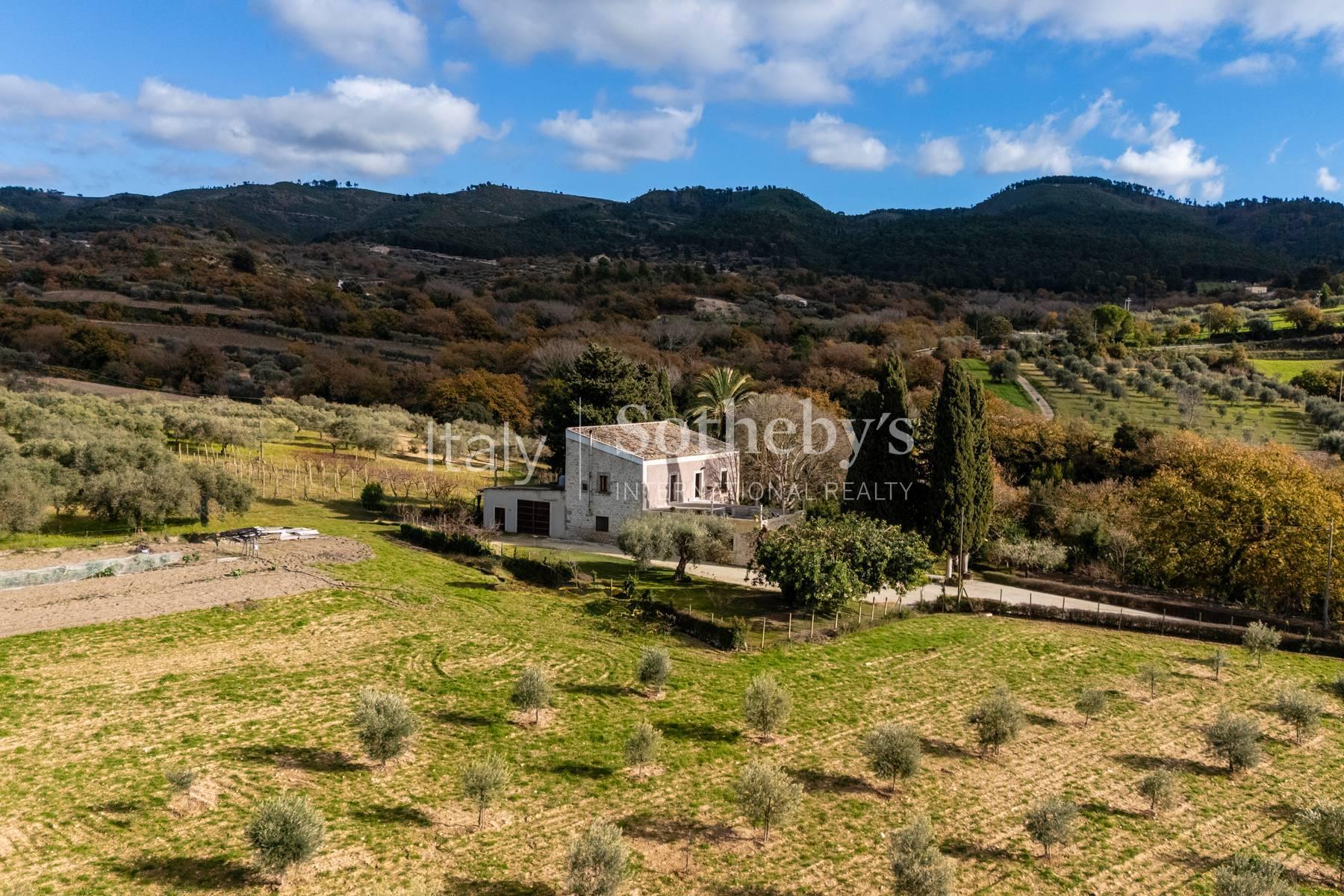 Casale Siciliano fra le colline Iblee, in vendita, Chiaramonte Gulfi | Sotheby’s Realty Italy - 18