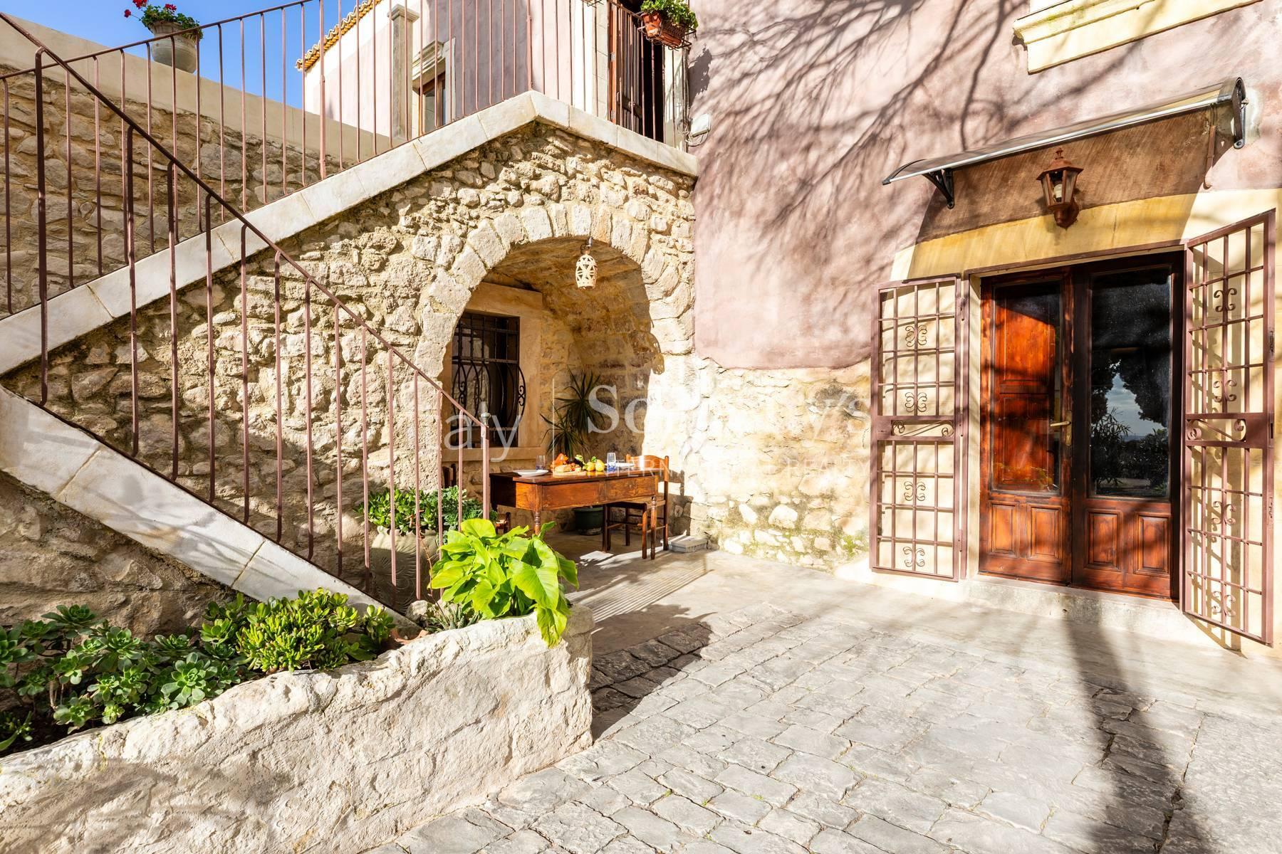 Casale Siciliano fra le colline Iblee, in vendita, Chiaramonte Gulfi | Sotheby’s Realty Italy - 3
