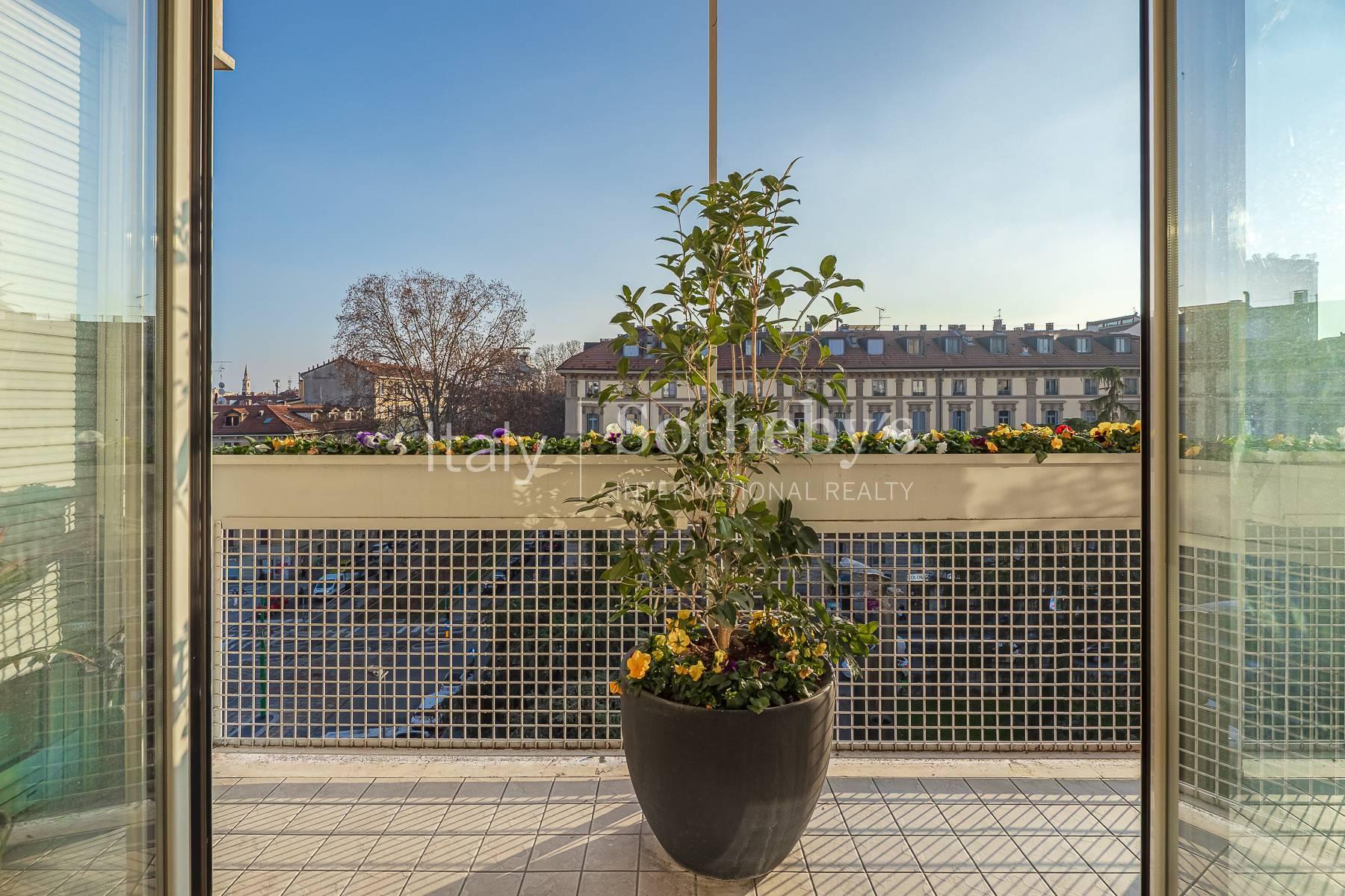 Light-filled residence in the city’s vibrant core - 8