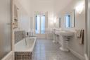 Ampio appartamento restaurato con balconi in stabile d’epoca, in affitto, Milano | Sotheby’s Realty Italy - 14