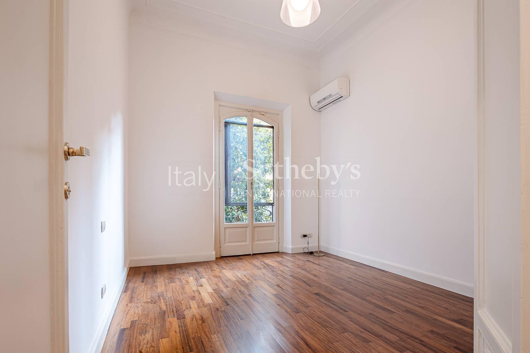 Ampio appartamento restaurato con balconi in stabile d’epoca, in affitto, Milano | Sotheby’s Realty Italy - 18