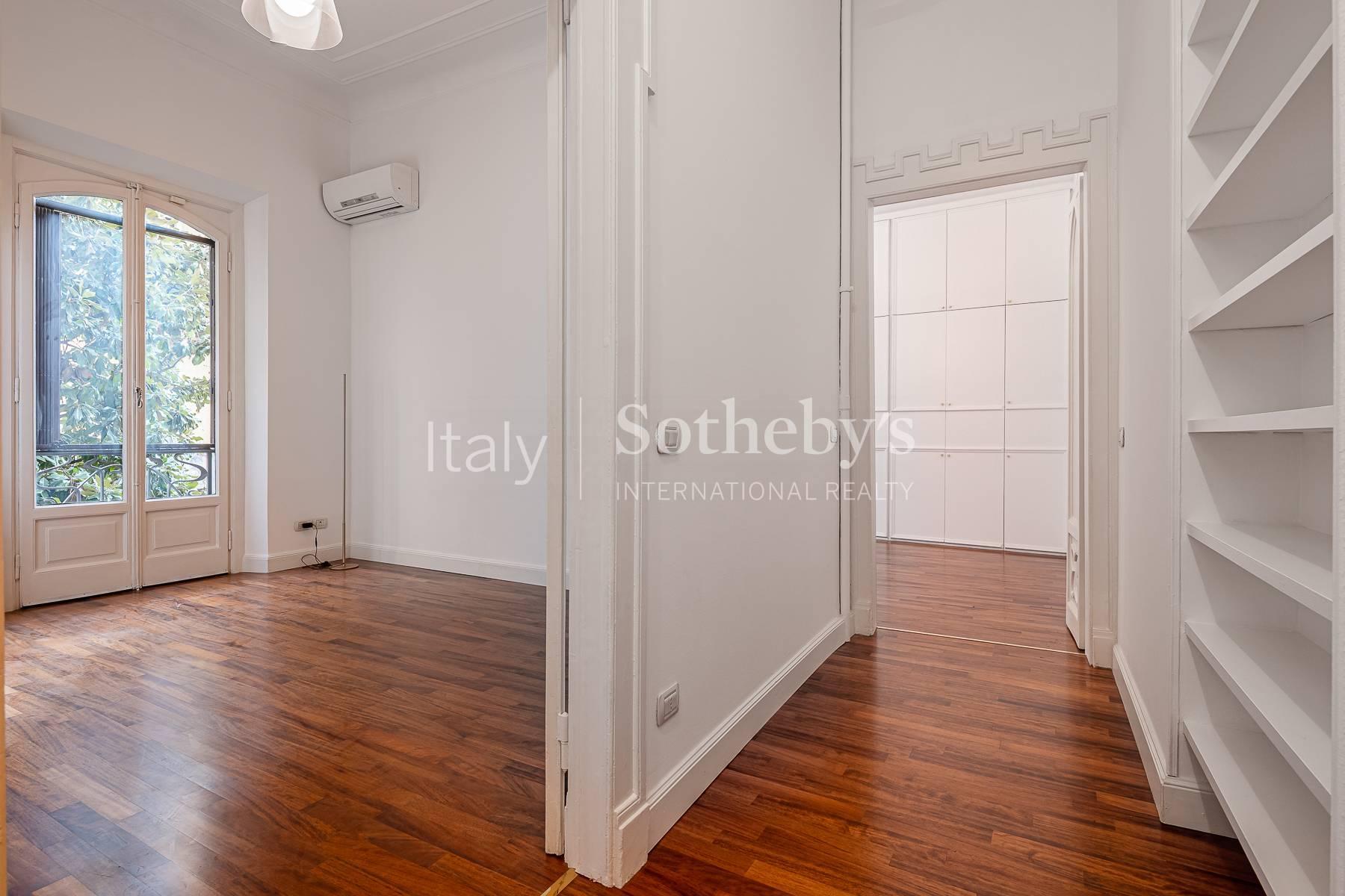 Ampio appartamento restaurato con balconi in stabile d’epoca, in affitto, Milano | Sotheby’s Realty Italy - 16