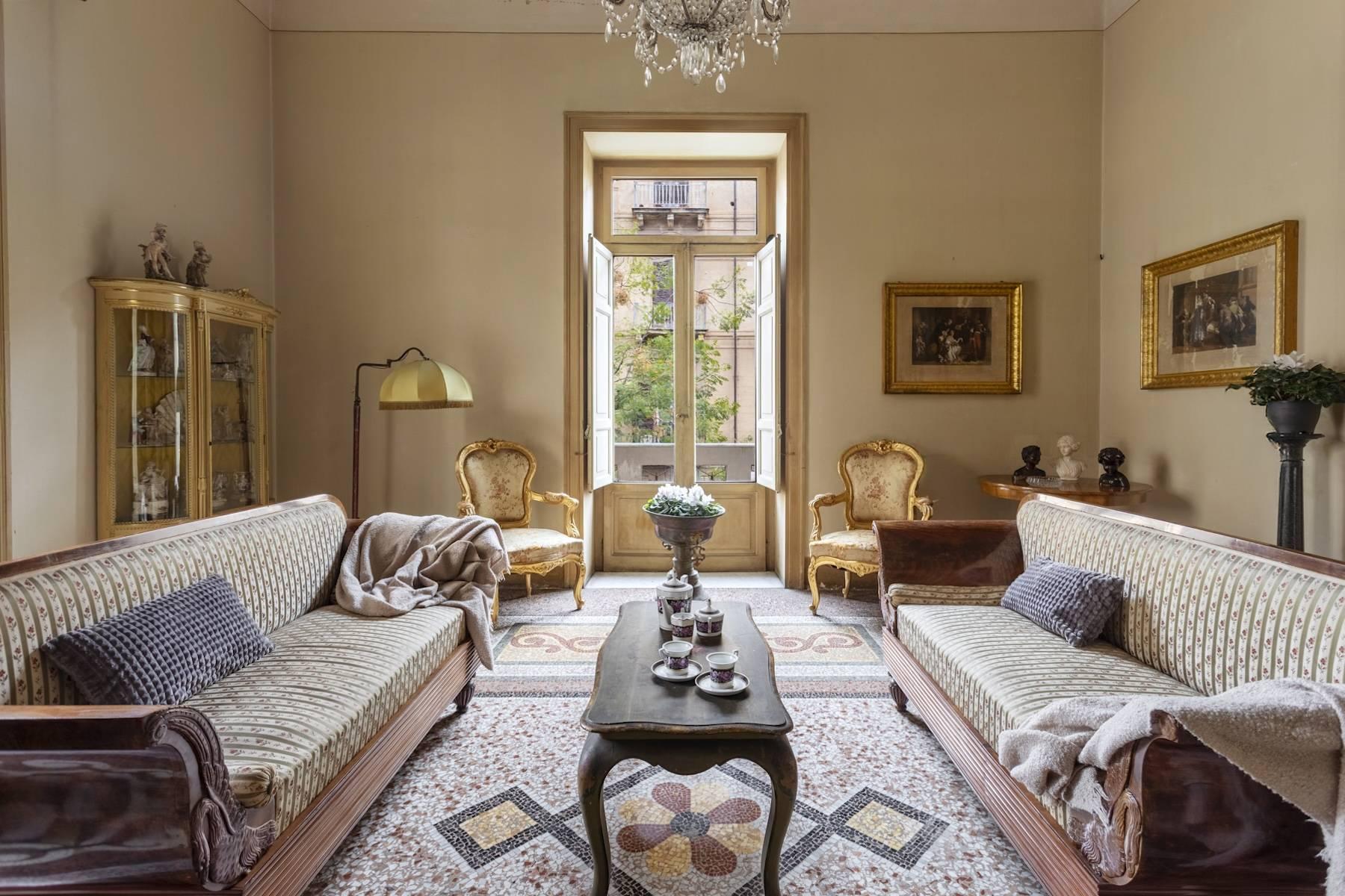 Elegante appartamento in stile Liberty a Palermo - 1