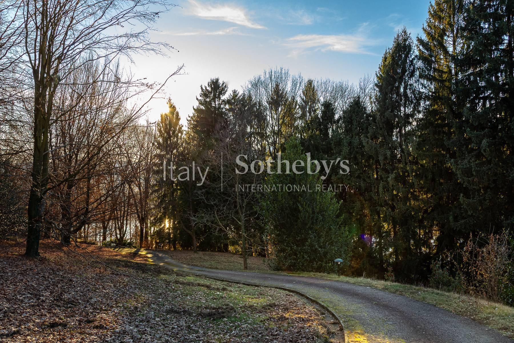 Villa storica di grande fascino in un parco di oltre tre ettari - 3