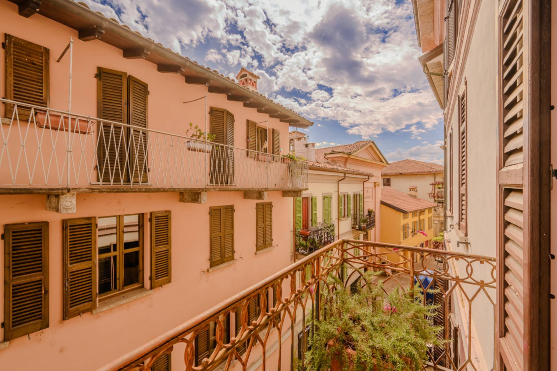 Appartamento nel cuore del centro storico di Arona - 1