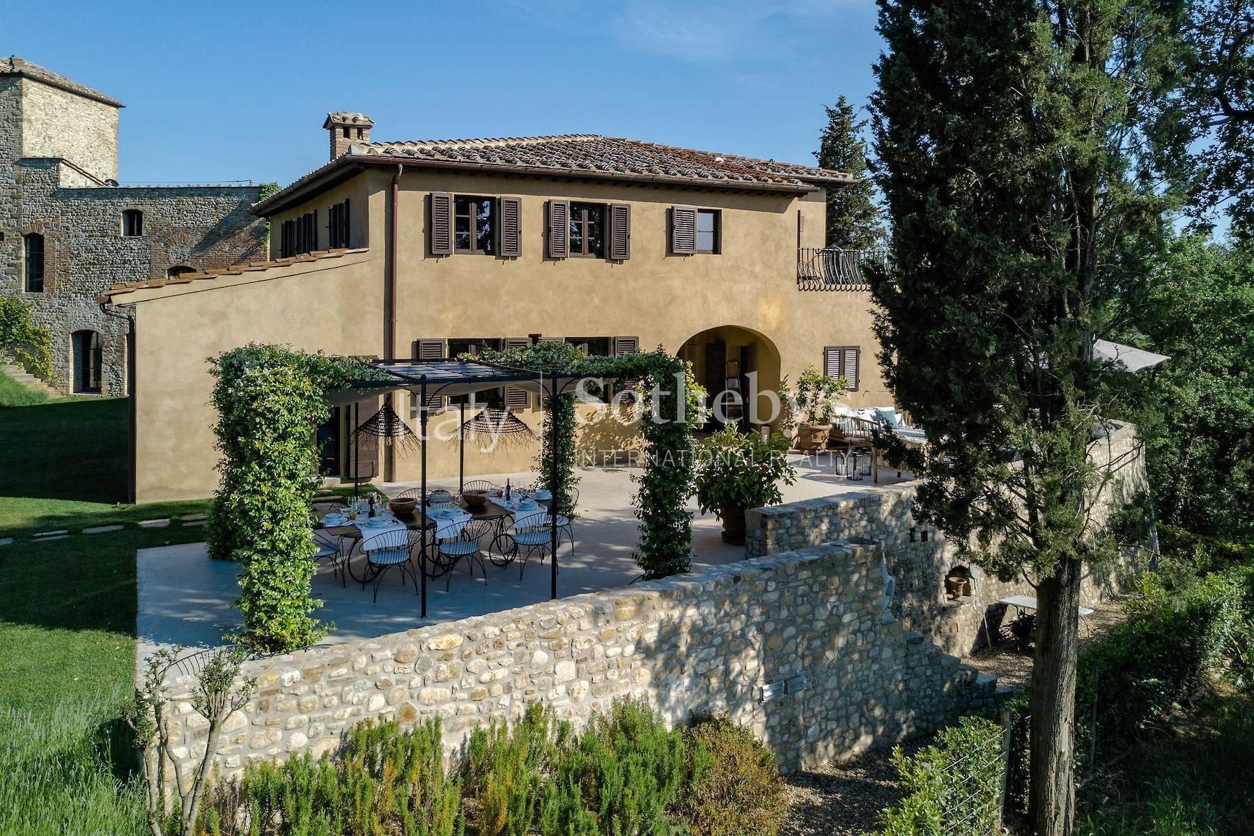 Splendid renovated castle with pool in the Florentine Chianti - 3