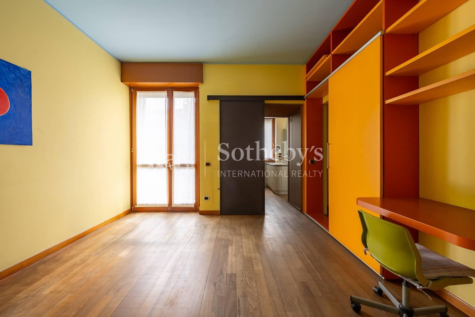 Attico con terrazzo e vista panoramica in palazzo d’epoca, in vendita, Milano | Sotheby’s Realty Italy - 12