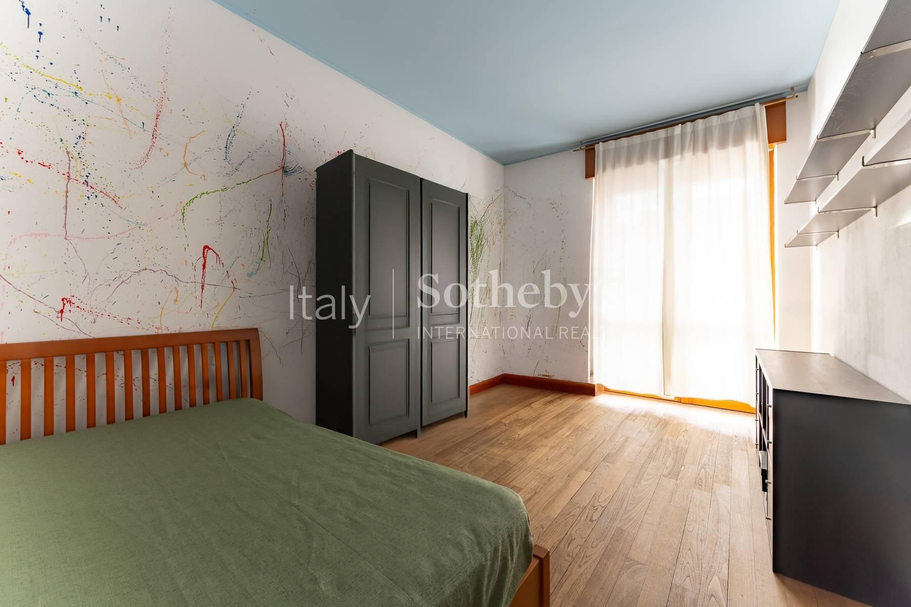 Attico con terrazzo e vista panoramica in palazzo d’epoca, in vendita, Milano | Sotheby’s Realty Italy - 16
