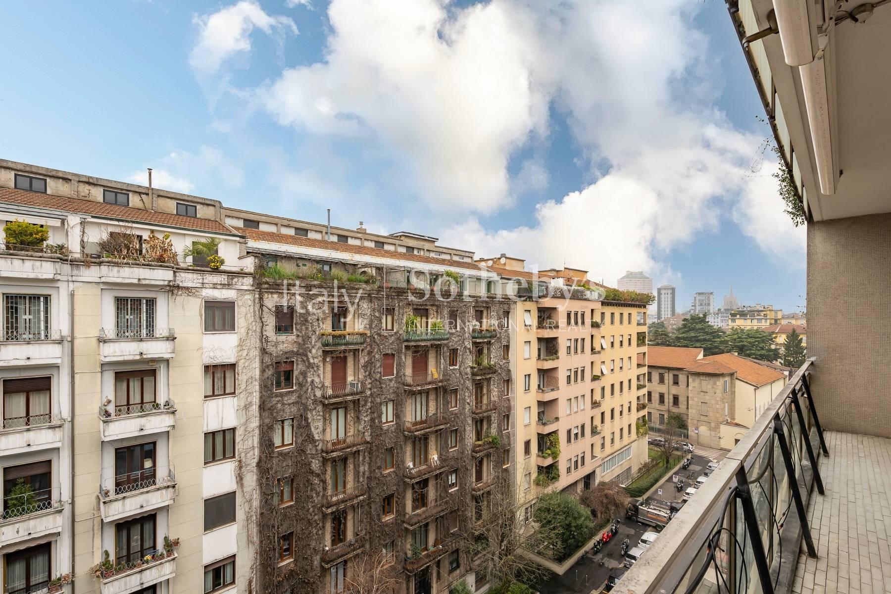 Attico con terrazzo e vista panoramica in palazzo d’epoca, in vendita, Milano | Sotheby’s Realty Italy - 25