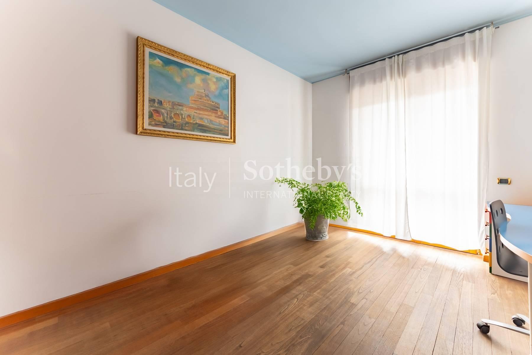 Attico con terrazzo e vista panoramica in palazzo d’epoca, in vendita, Milano | Sotheby’s Realty Italy - 15