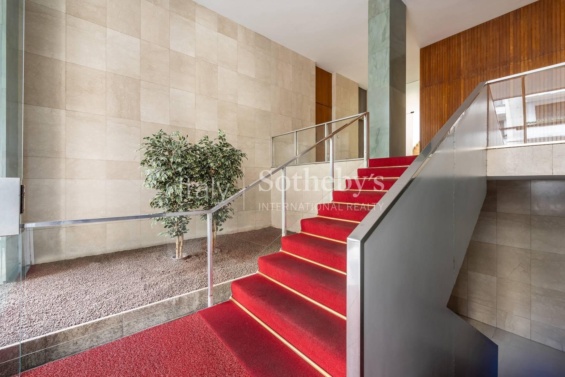 Attico con terrazzo e vista panoramica in palazzo d’epoca, in vendita, Milano | Sotheby’s Realty Italy - 22