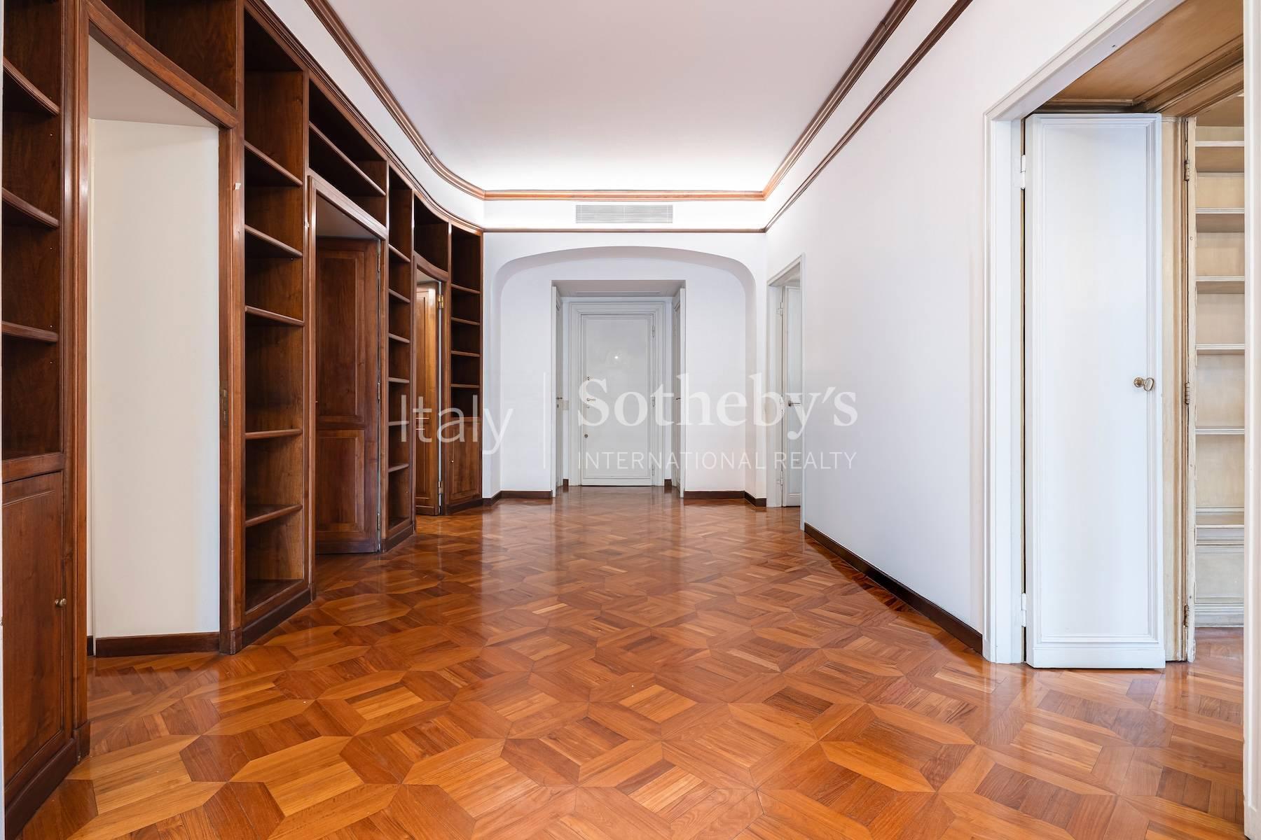Exclusive Historic Residence with Original Frescoes - 7