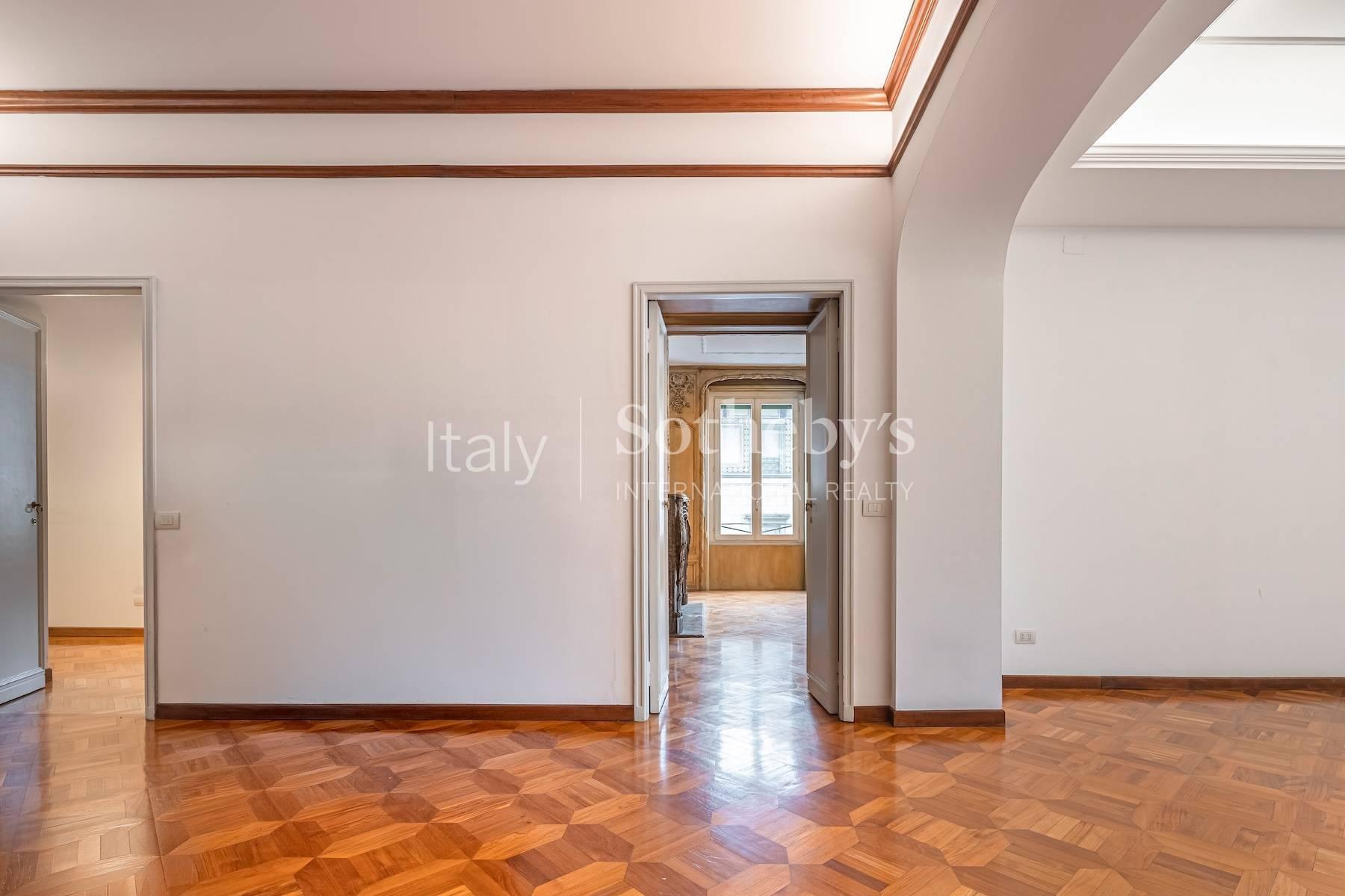 Exclusive Historic Residence with Original Frescoes - 8