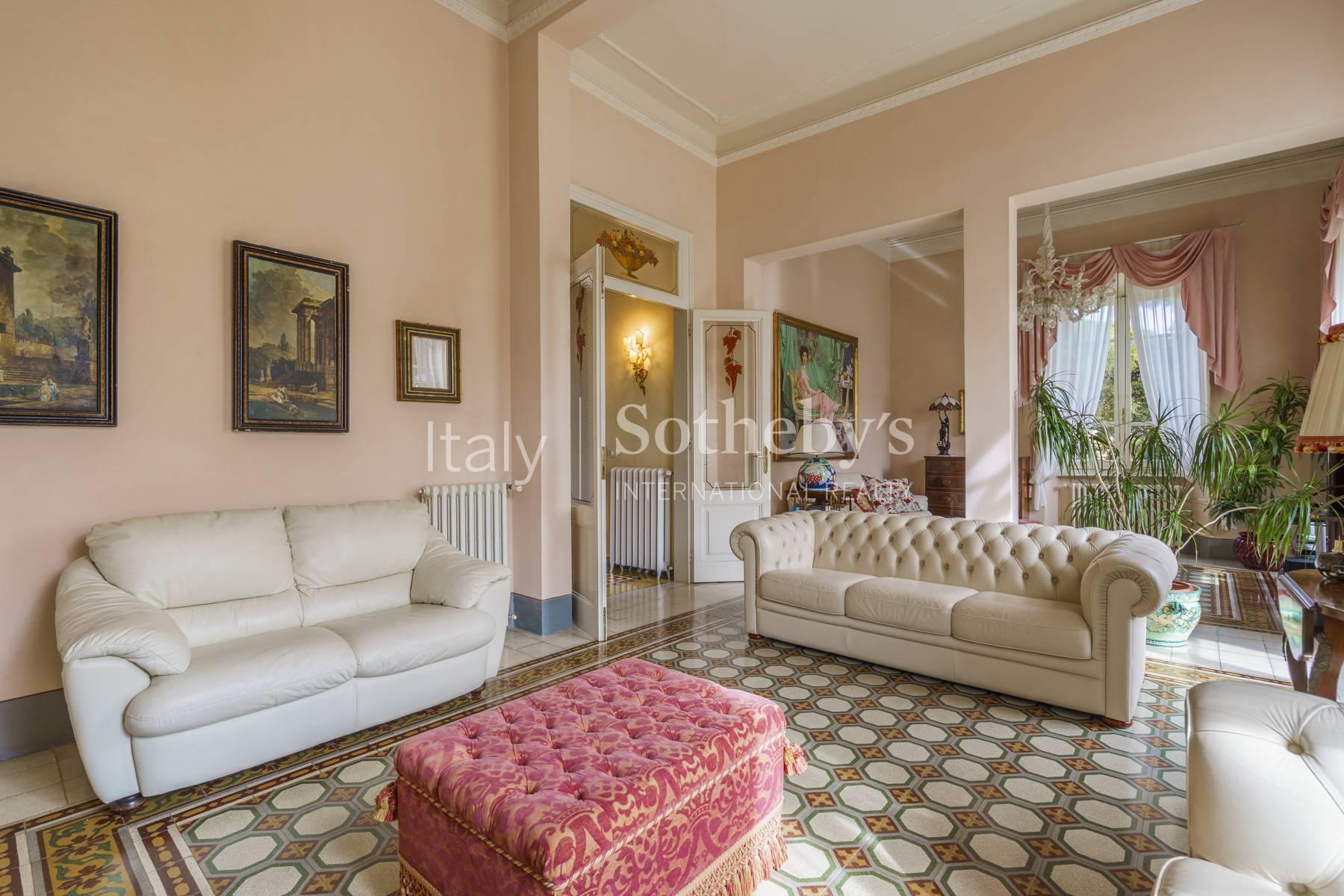 Villa liberty con terrazza panoramica a Viareggio - 4