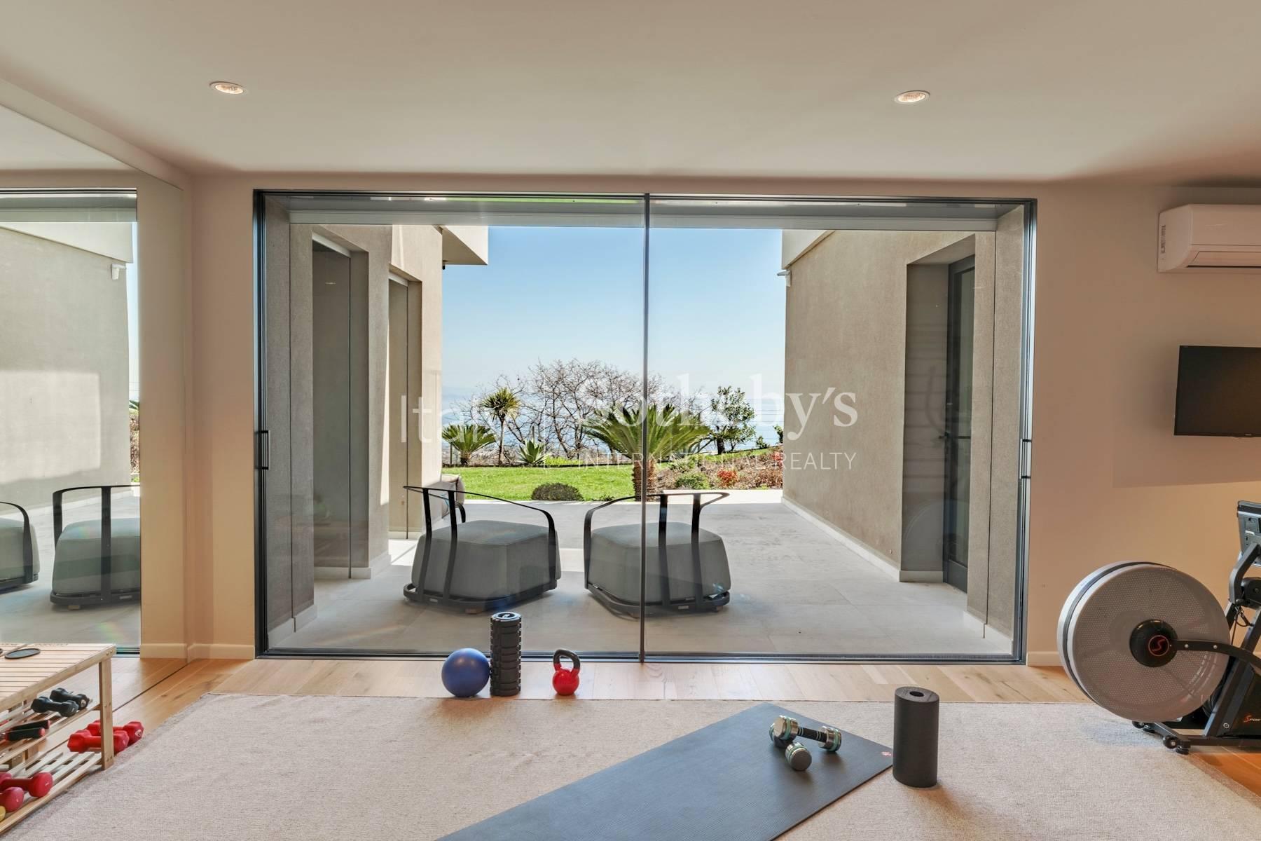Esclusiva villa sul Garda con piscina a sfioro e vista panoramica, in vendita, Padenghe sul Garda | Sotheby’s Realty Italy - 19