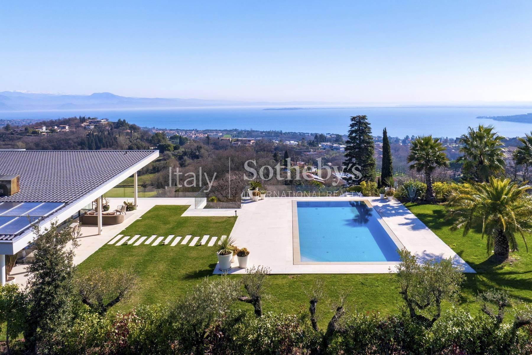 Esclusiva villa sul Garda con piscina a sfioro e vista panoramica, in vendita, Padenghe sul Garda | Sotheby’s Realty Italy - 21