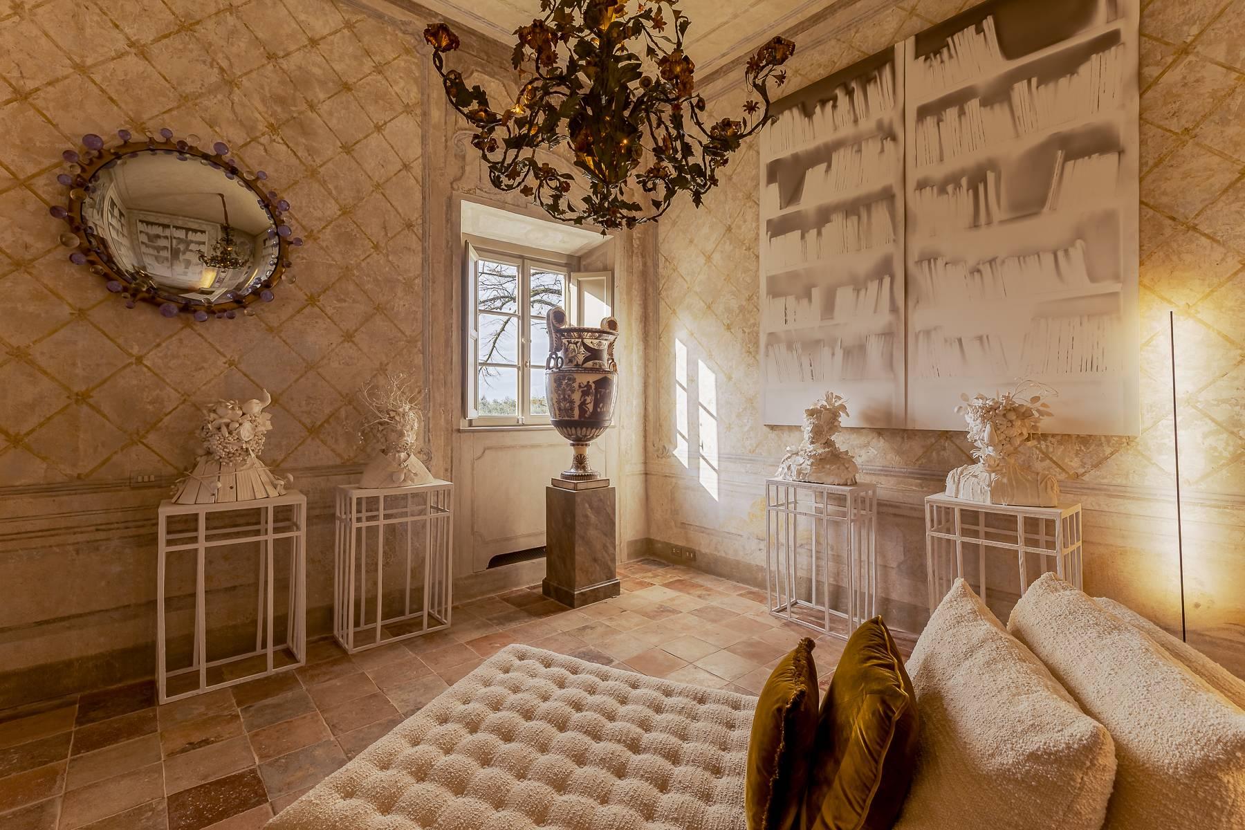 Masterfully renovated estate with 18 ha of land - 7