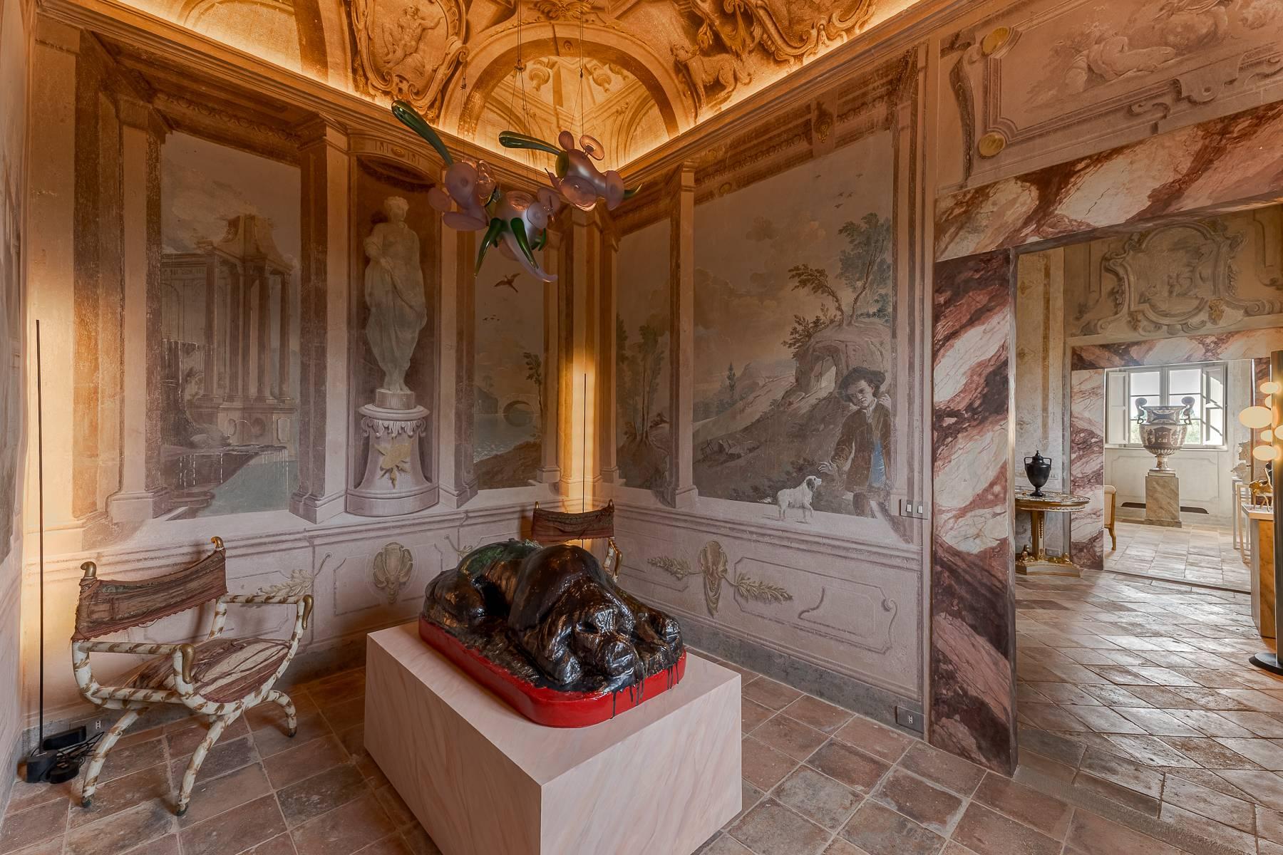 Masterfully renovated estate with 18 ha of land - 4