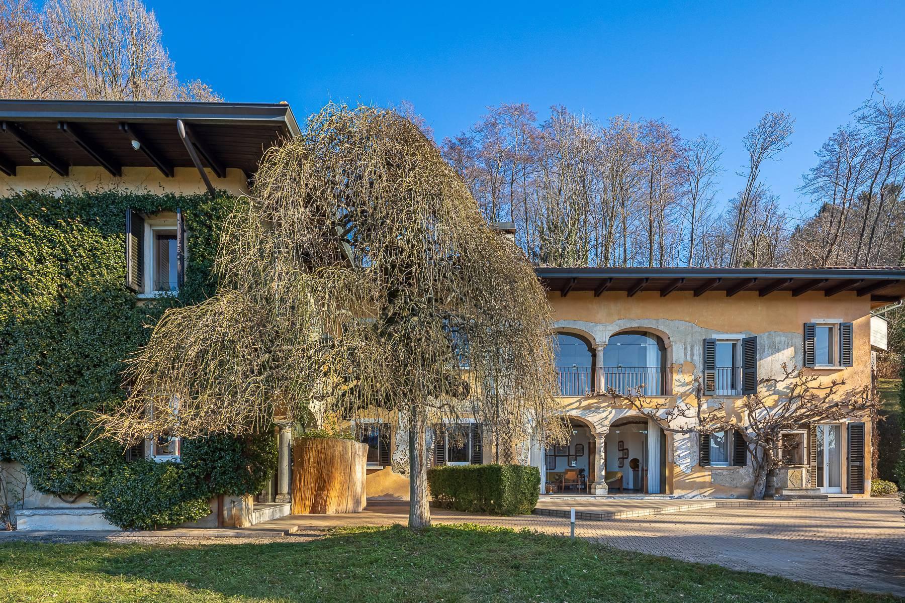 Villa storica di grande fascino in un parco di oltre tre ettari - 1