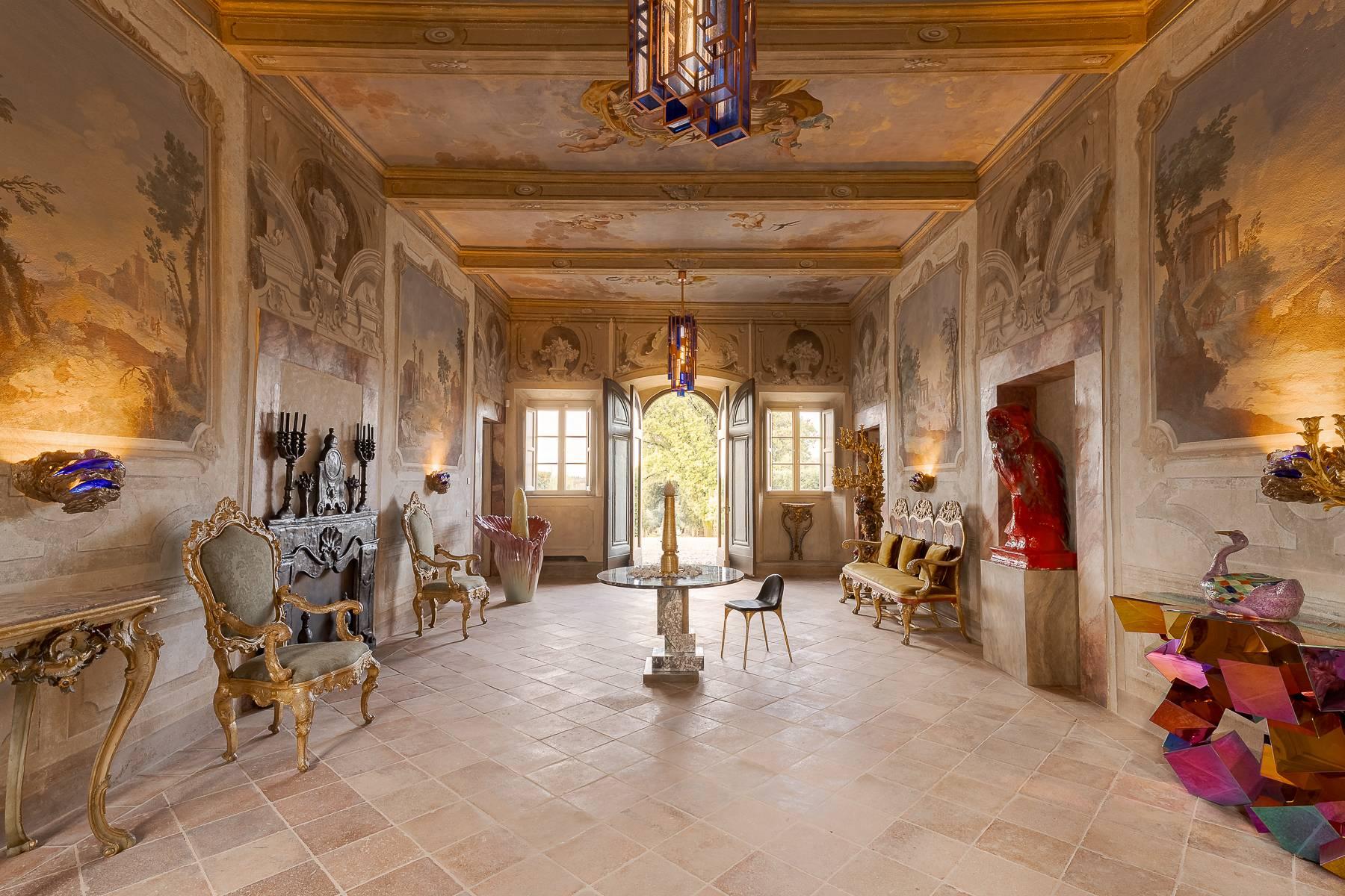 Masterfully renovated estate with 18 ha of land - 2