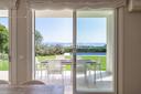 Elegante villa panoramica con piscina e vista lago, in vendita, Soiano del Lago | Sotheby’s Realty Italy - 4
