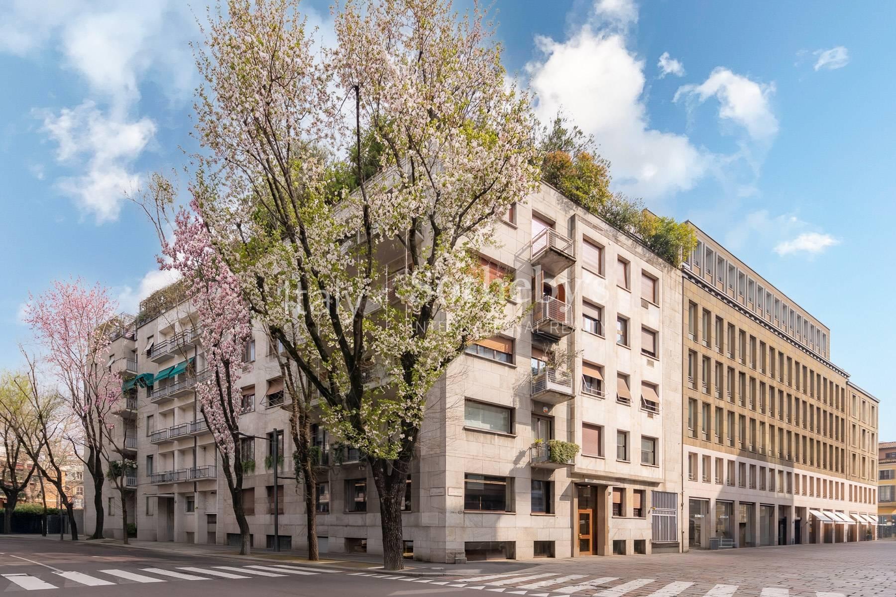 Elegant and spacious apartment with views of an exclusive garden, For sale, Milan | Sotheby’s Realty Italy - 10