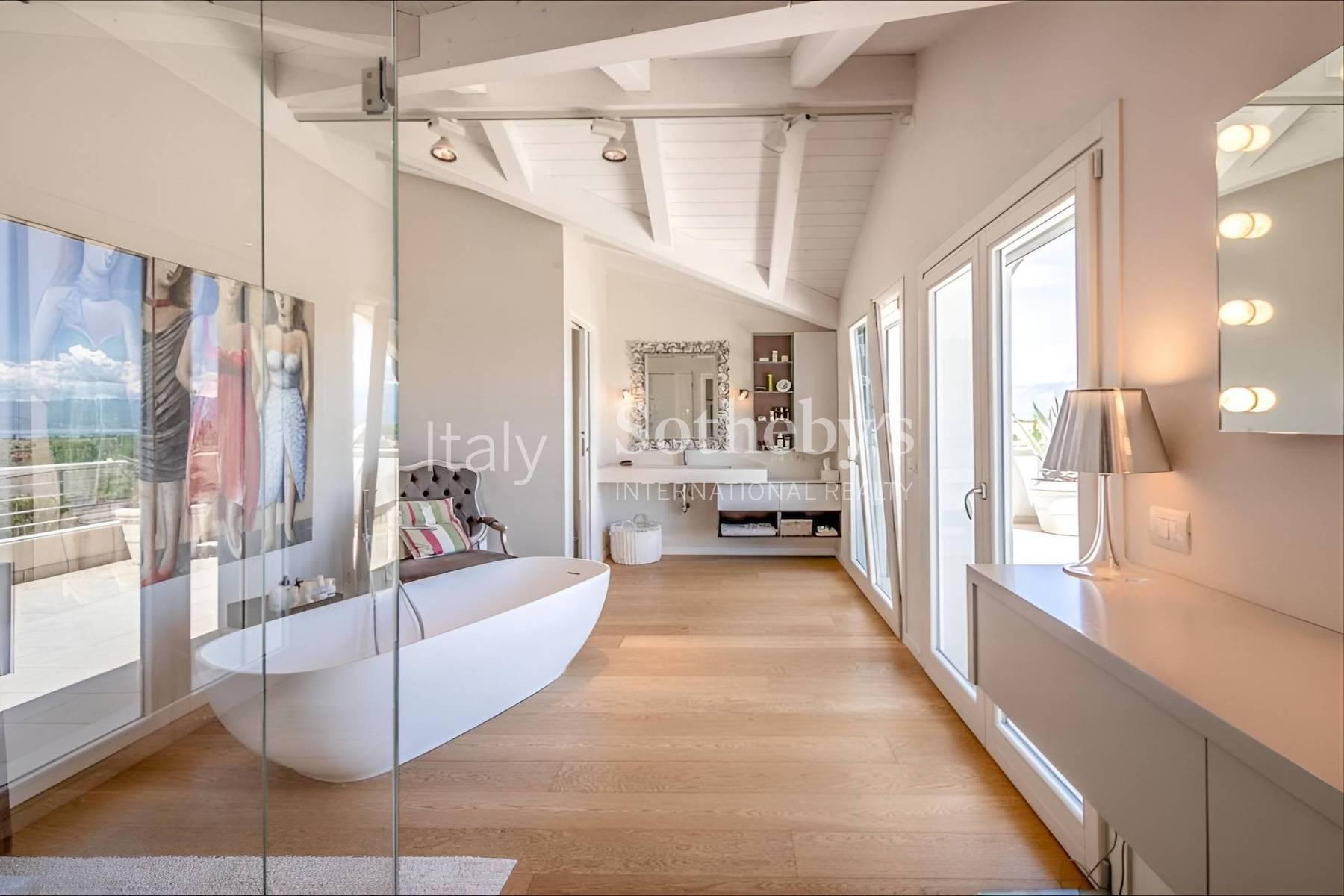 Elegante villa panoramica con piscina e vista lago, in vendita, Soiano del Lago | Sotheby’s Realty Italy - 13