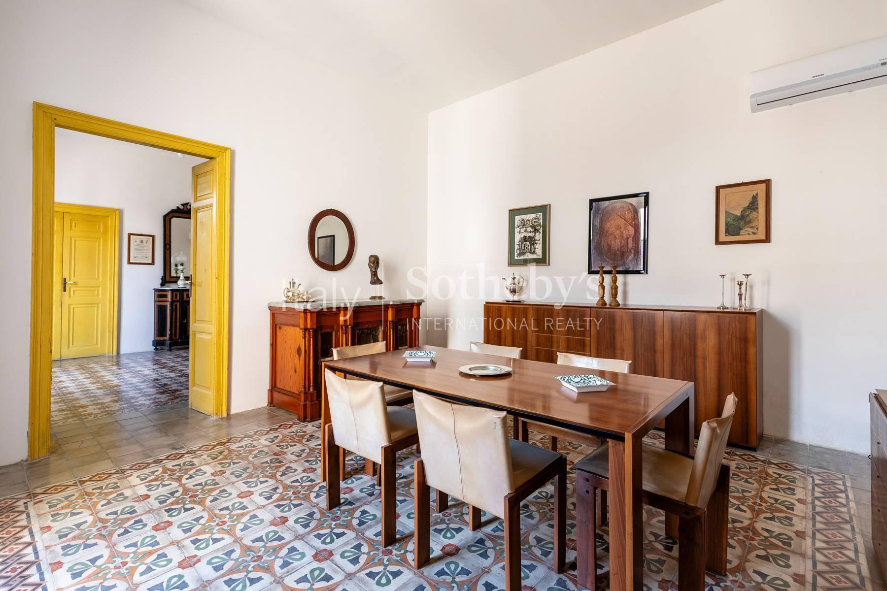 Historic Sicilian wine estate with vineyards and olive grove - 8