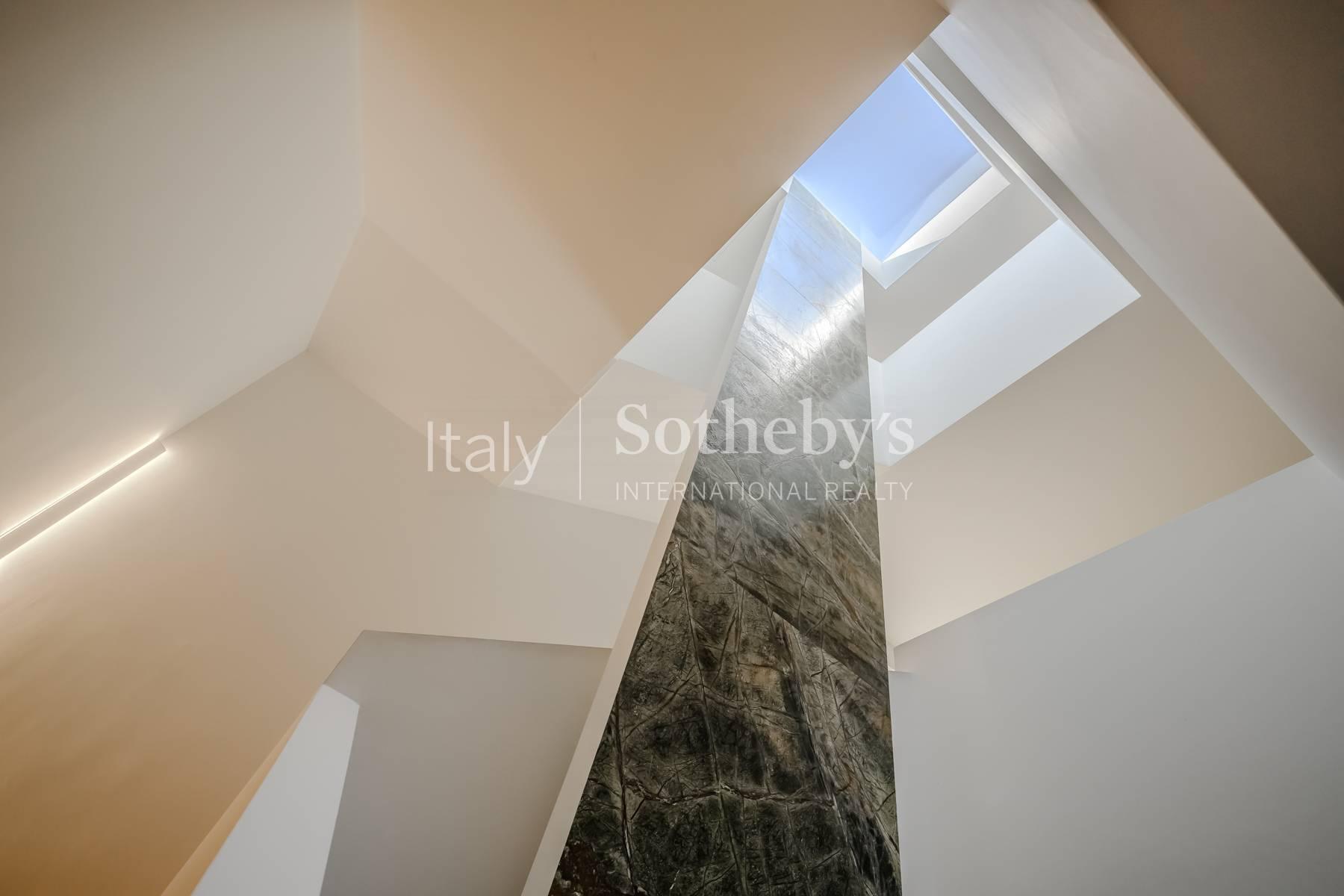Esclusiva villa con piscina e pontile privato, in vendita, Angera | Sotheby’s Realty Italy - 9