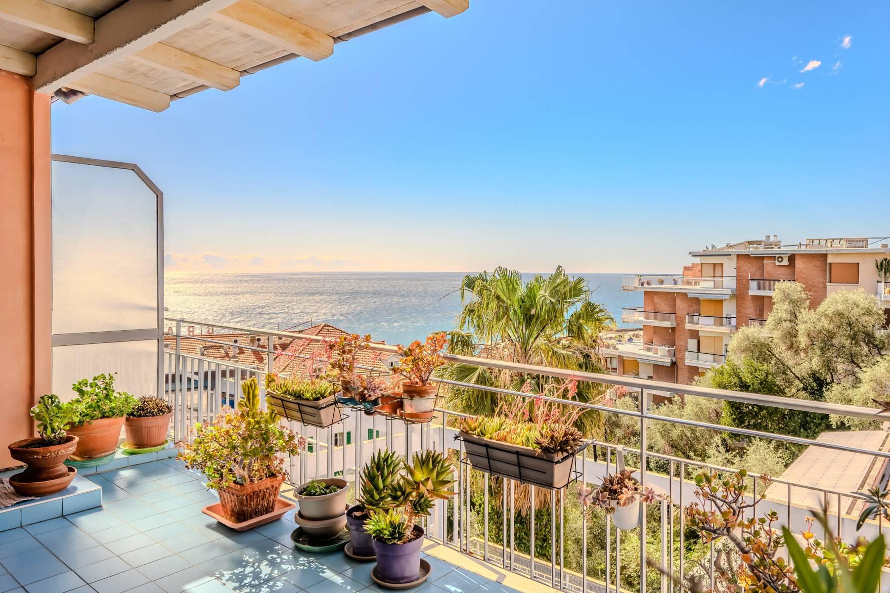 Appartamento con terrazzo e vista sul golfo di Sanremo - 1
