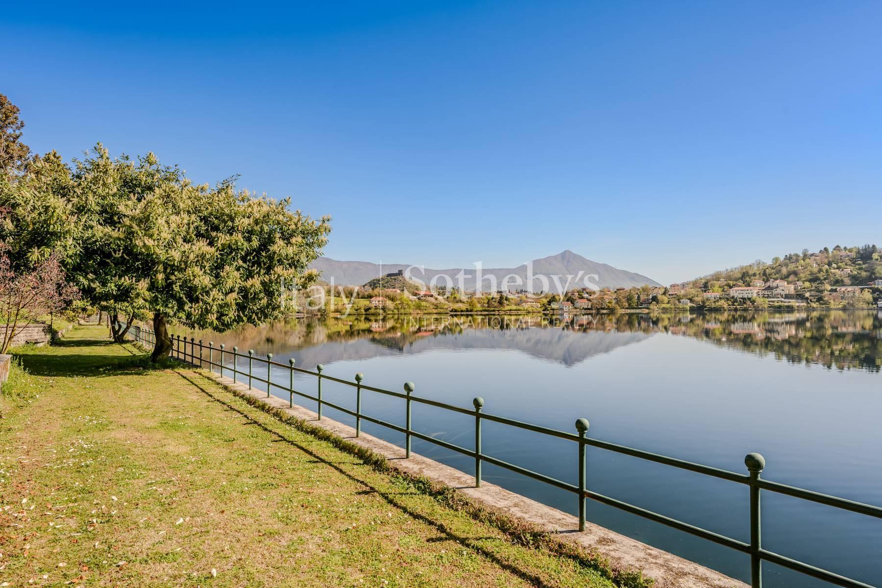 Waterfront villa with private park on Lake Avigliana - 5