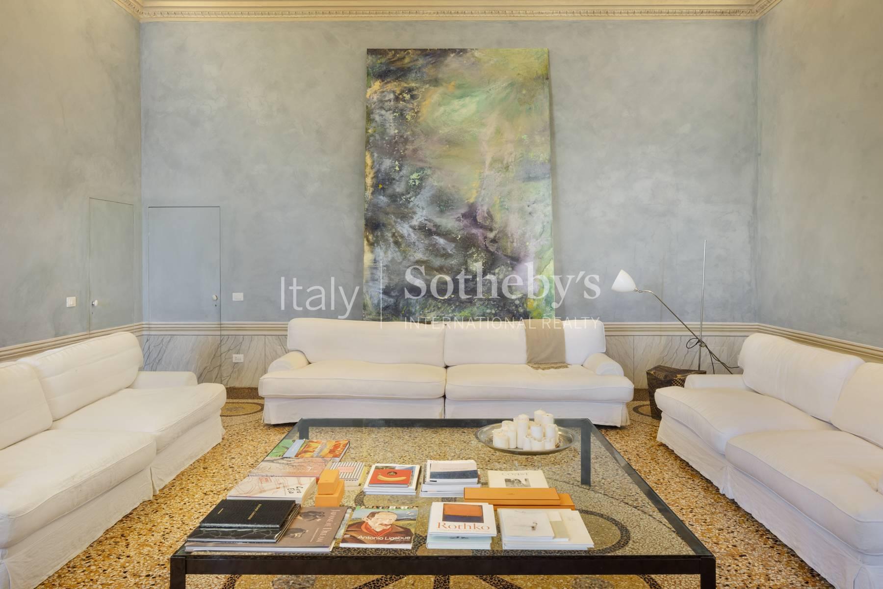 Fully and Finely Restored Historic Palace - 4