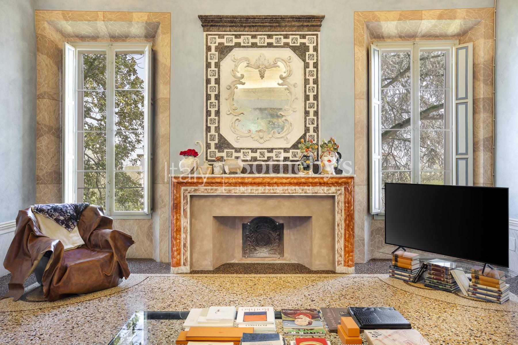 Fully and Finely Restored Historic Palace - 7