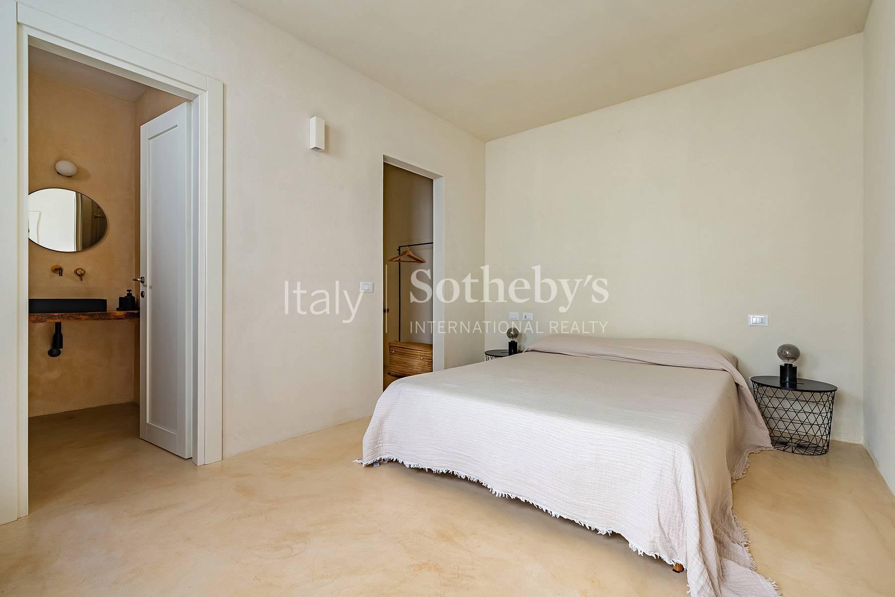 Villa di design con piscina a sfioro immersa in un uliveto, in vendita, Ostuni | Sotheby’s Realty Italy - 15