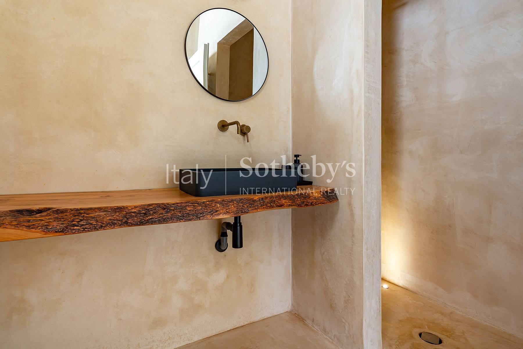 Villa di design con piscina a sfioro immersa in un uliveto, in vendita, Ostuni | Sotheby’s Realty Italy - 16