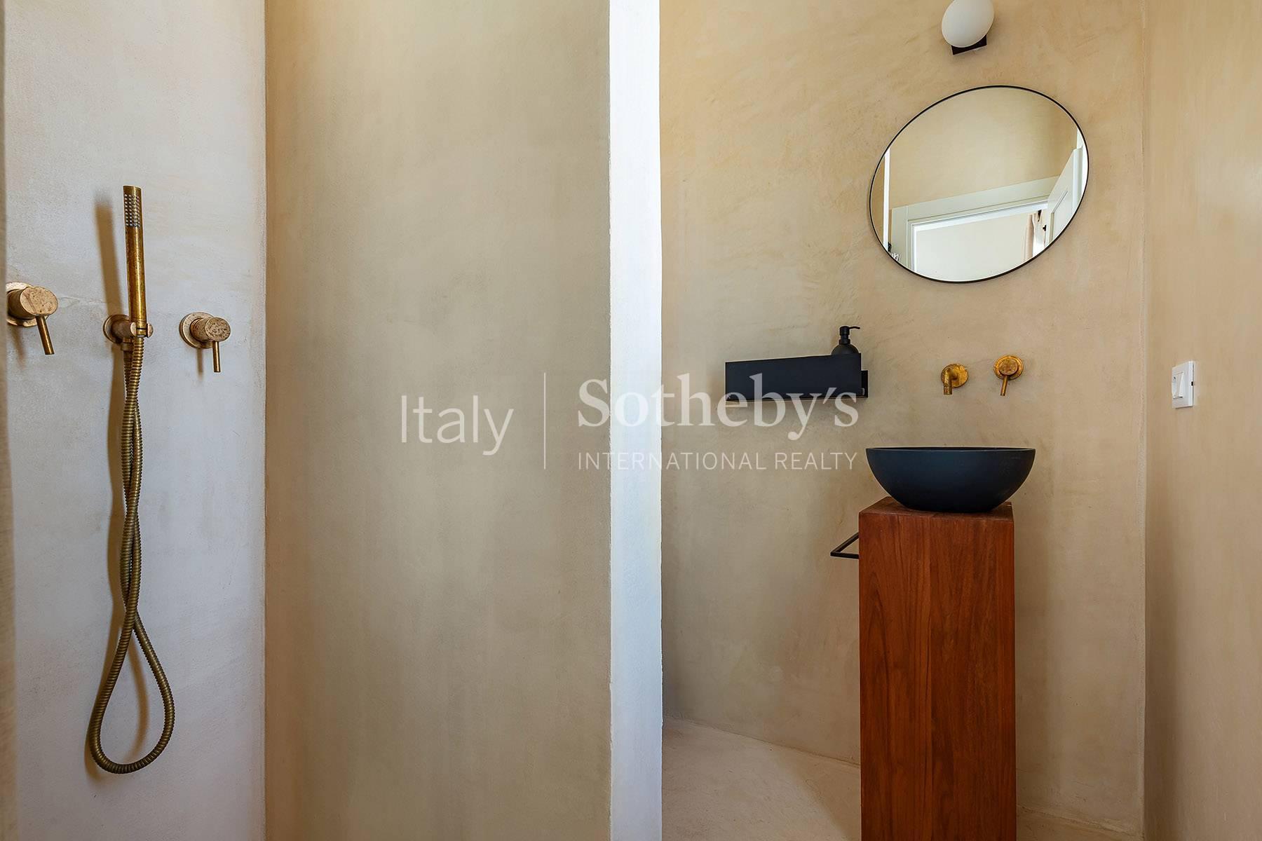 Villa di design con piscina a sfioro immersa in un uliveto, in vendita, Ostuni | Sotheby’s Realty Italy - 14