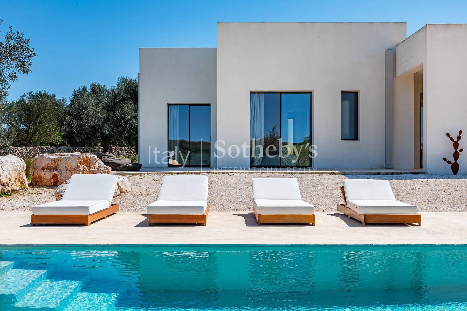 Villa di design con piscina a sfioro immersa in un uliveto, in vendita, Ostuni | Sotheby’s Realty Italy - 19