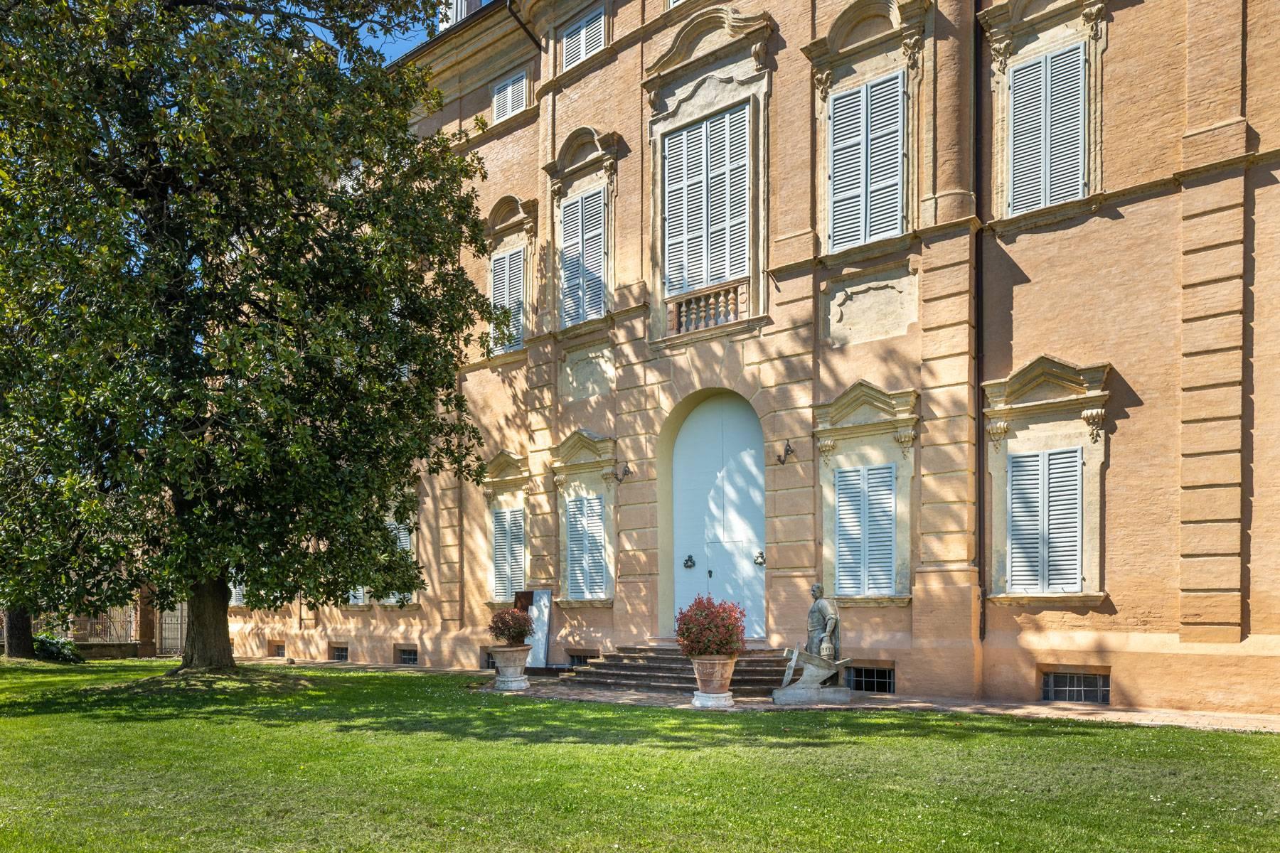 Fully and Finely Restored Historic Palace - 1