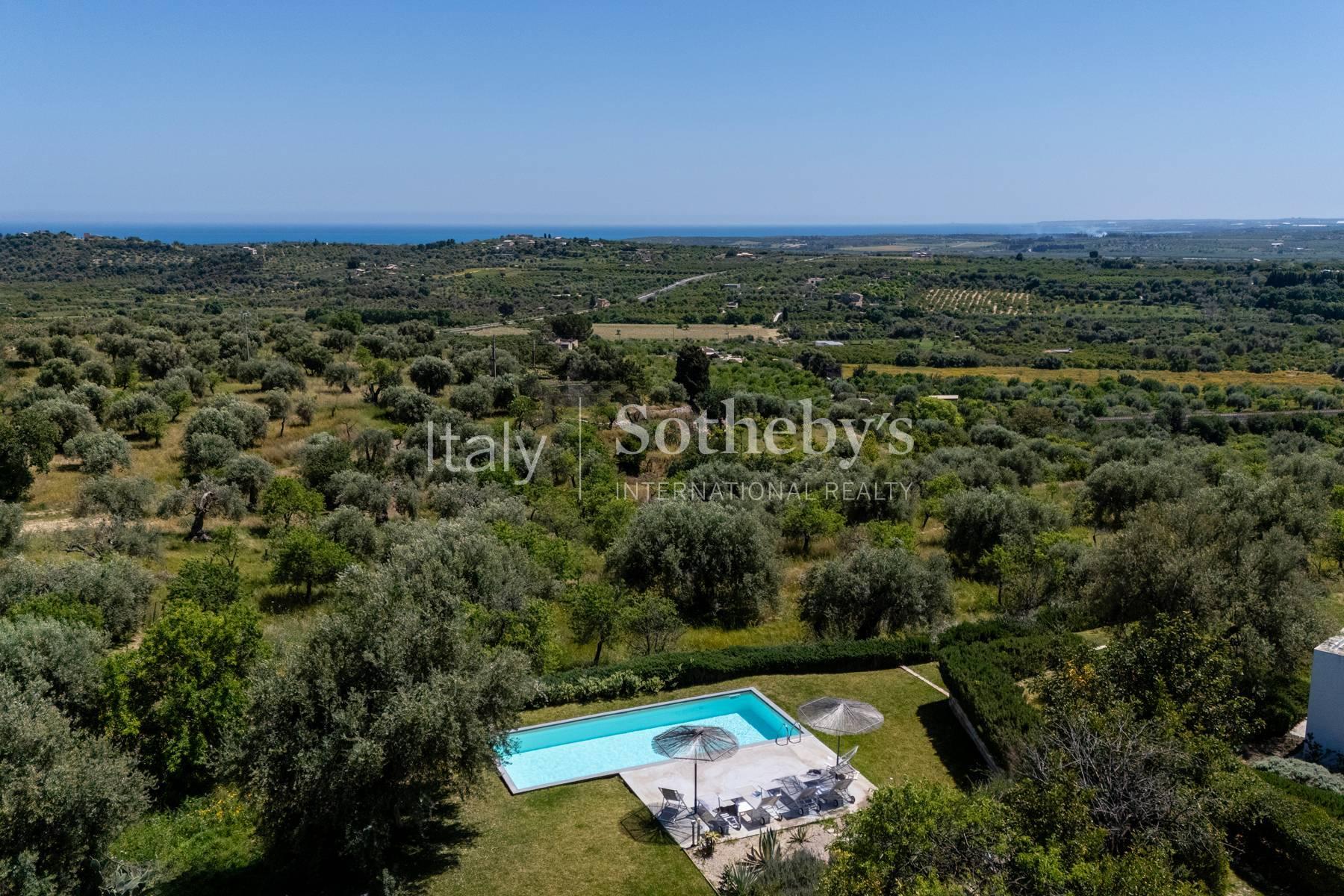 Villa panoramica con vista sul Mediterraneo, in vendita, Noto | Sotheby’s Realty Italy - 15