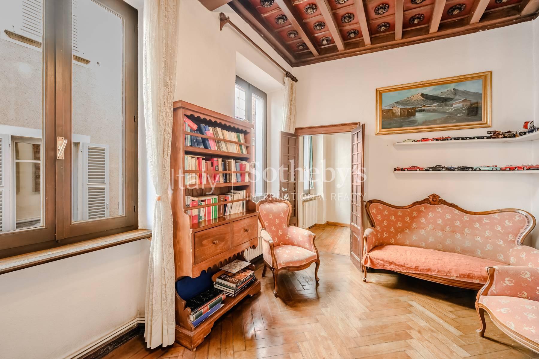 Palazzo storico con affaccio sul lago e su Piazza del Popolo - 7