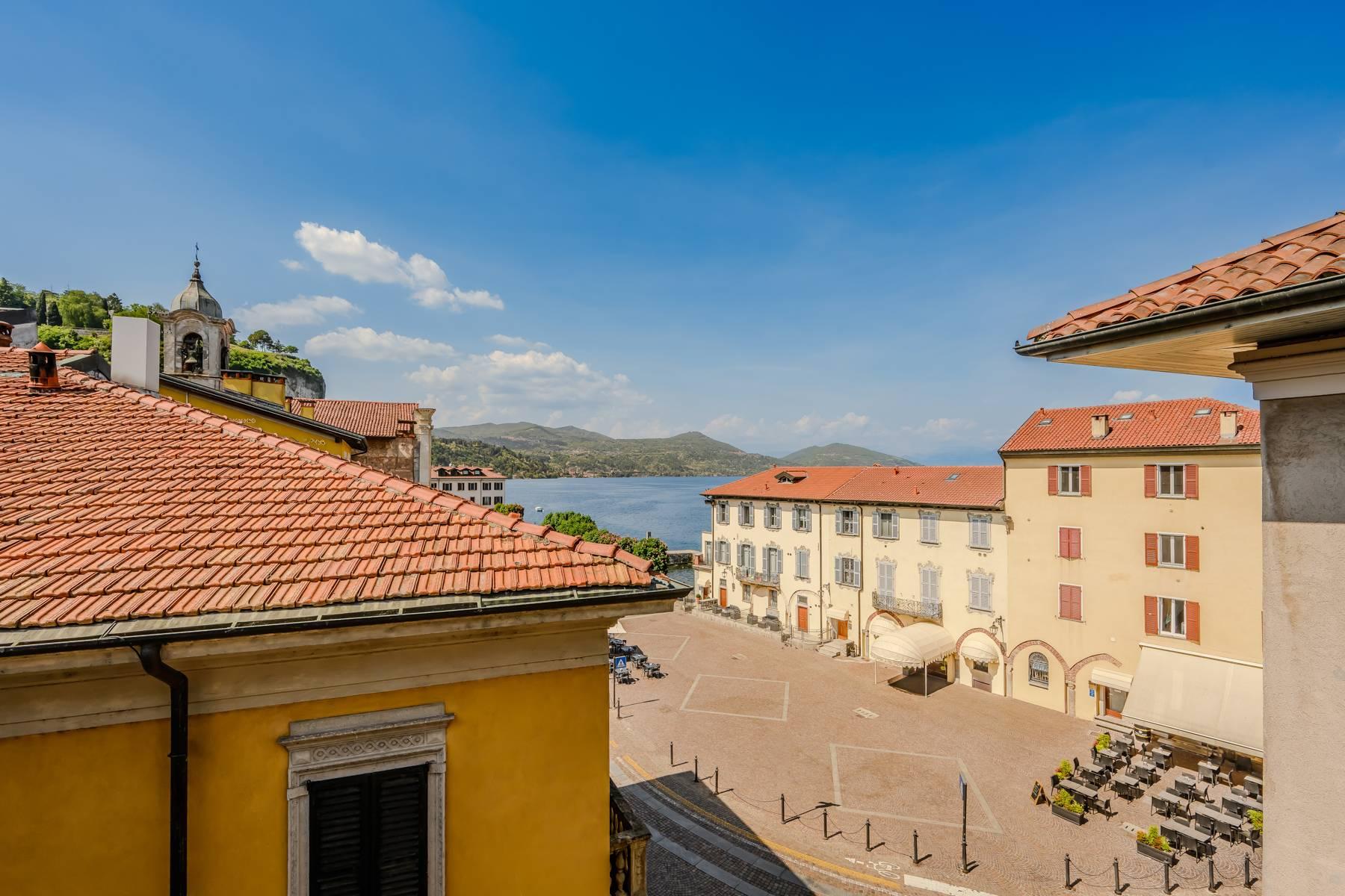Palazzo storico con affaccio sul lago e su Piazza del Popolo - 1