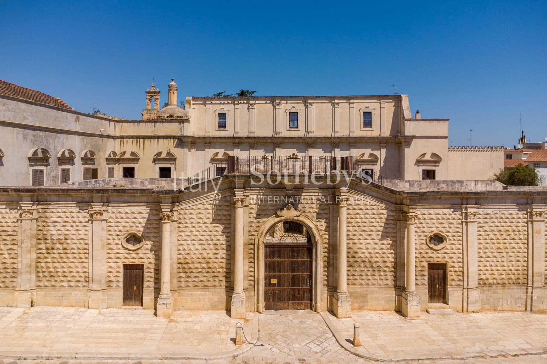 Palazzo storico con giardini per investimento hotel - 6