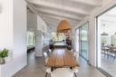 Villa con piscina e accesso diretto al mare e spiaggia, in vendita, Olbia | Sotheby’s Realty Italy - 15