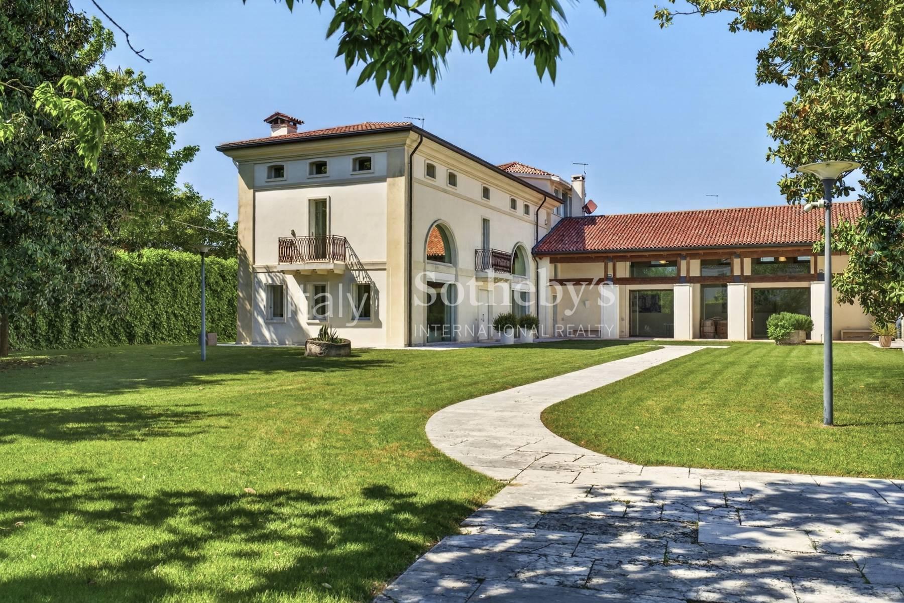 Prestigious Estate with Private Park in the Heart of Veneto - 2