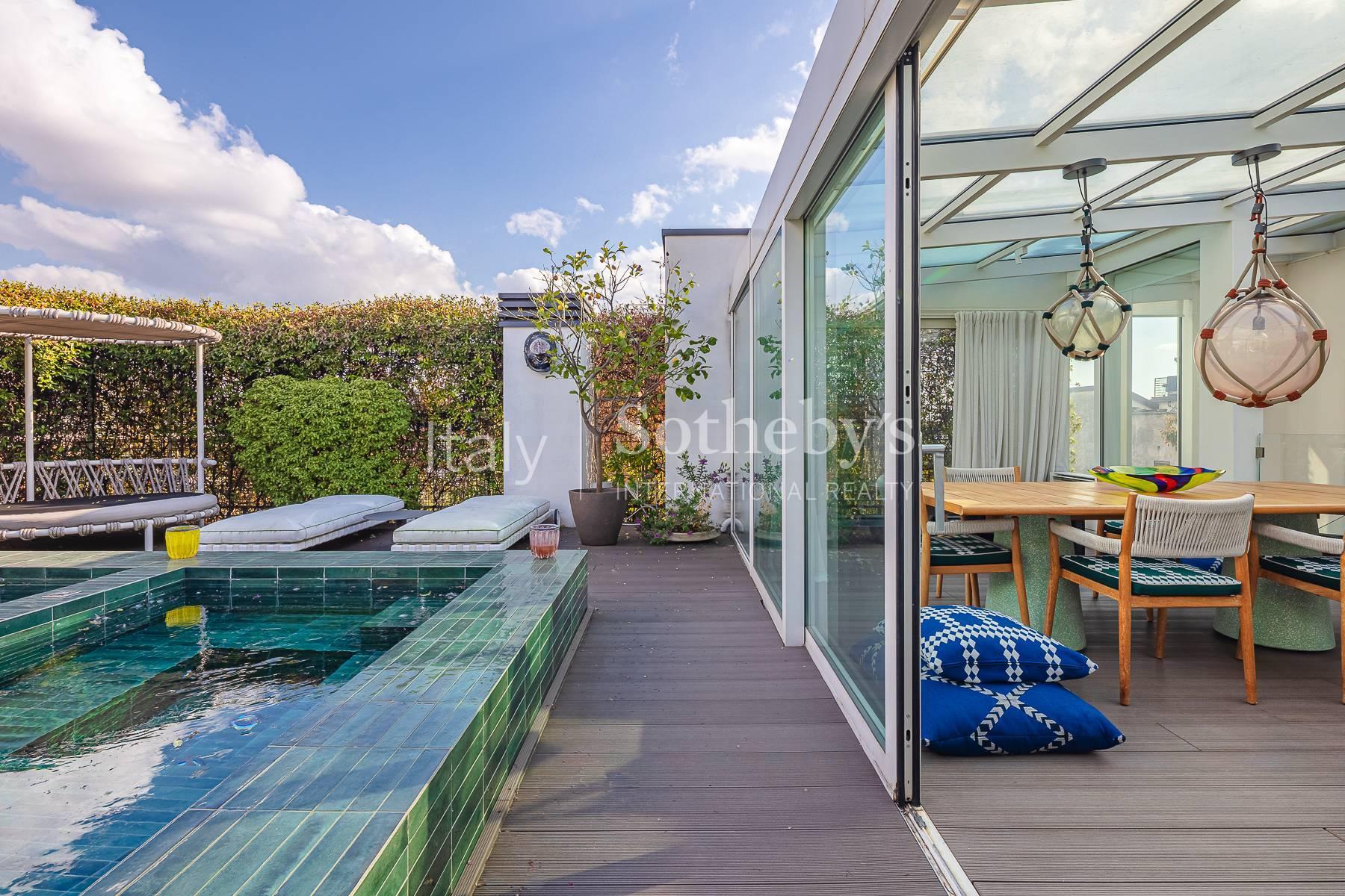 Furnished penthouse with terrace and pool in Brera district - 4
