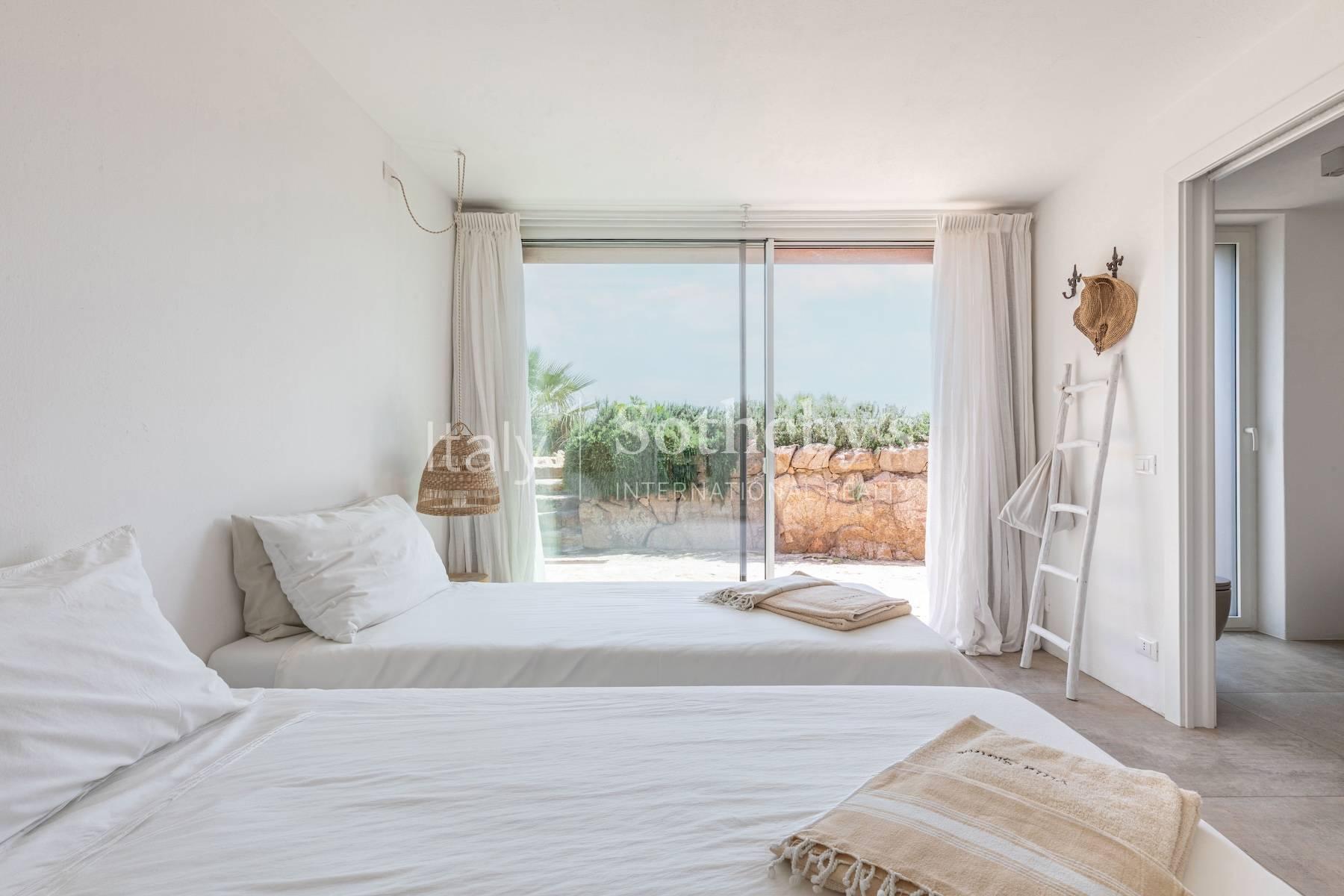 Villa con piscina e accesso diretto al mare e spiaggia, in vendita, Olbia | Sotheby’s Realty Italy - 20