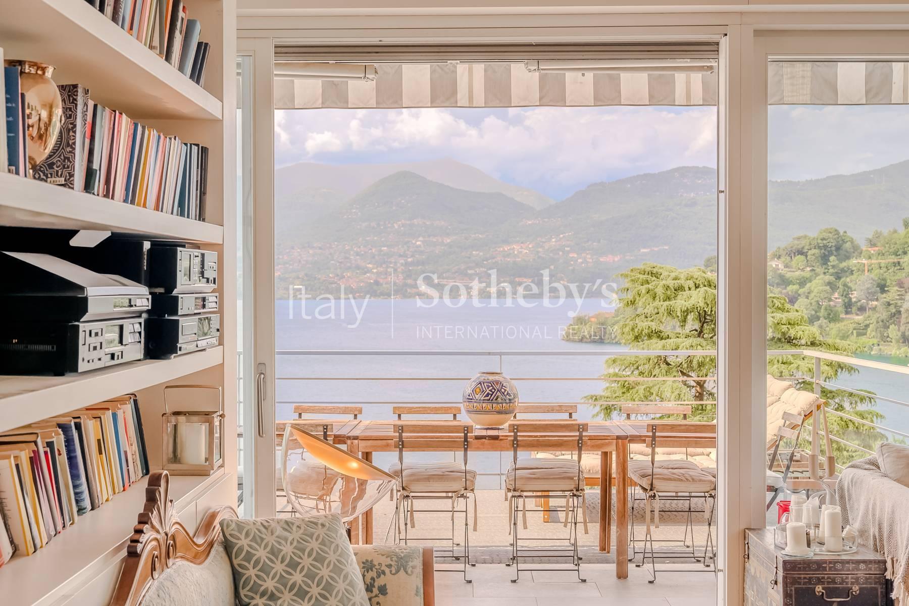 Exclusive villa with a pool and a dream view of Lake Maggiore