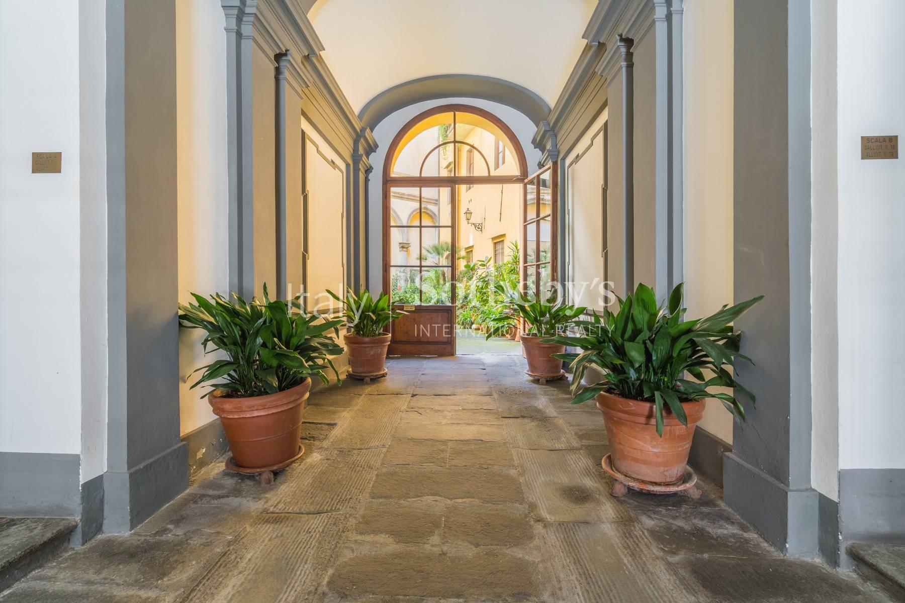 Appartamento affrescato in storico palazzo vicino a Piazza Santa Croce, in affitto, Firenze | Sotheby’s Realty Italy - 12
