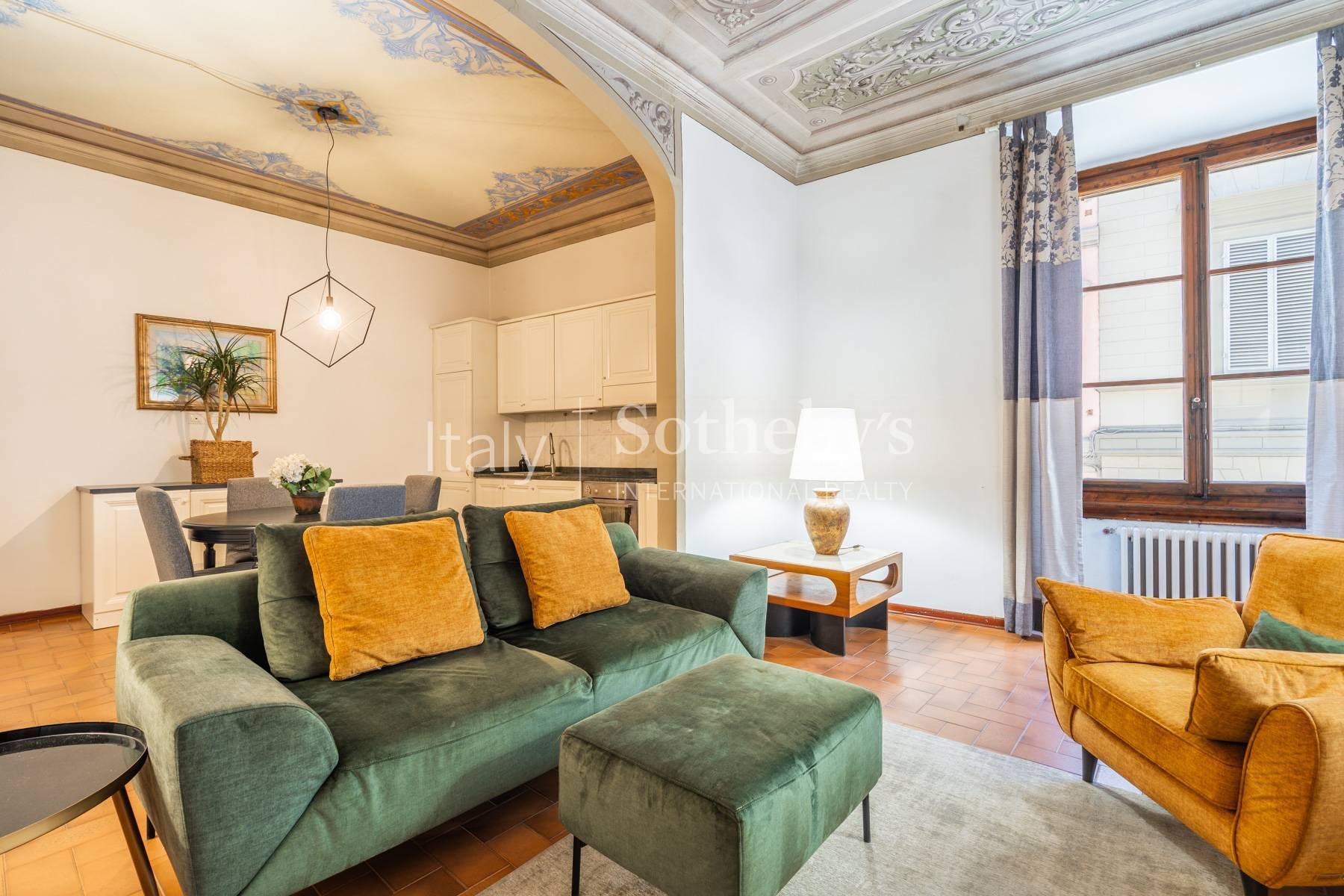 Appartamento affrescato in storico palazzo vicino a Piazza Santa Croce, in affitto, Firenze | Sotheby’s Realty Italy - 2