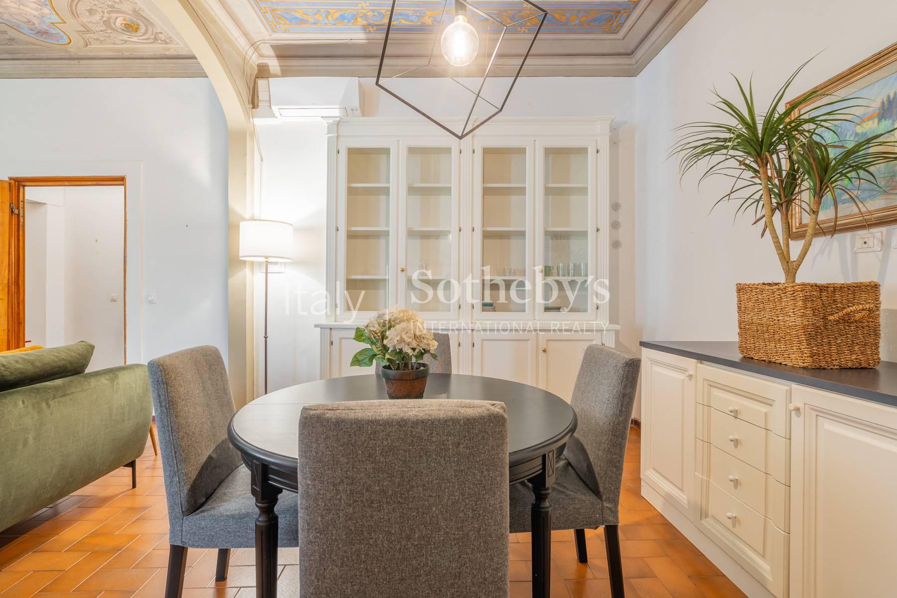 Appartamento affrescato in storico palazzo vicino a Piazza Santa Croce, in affitto, Firenze | Sotheby’s Realty Italy - 5